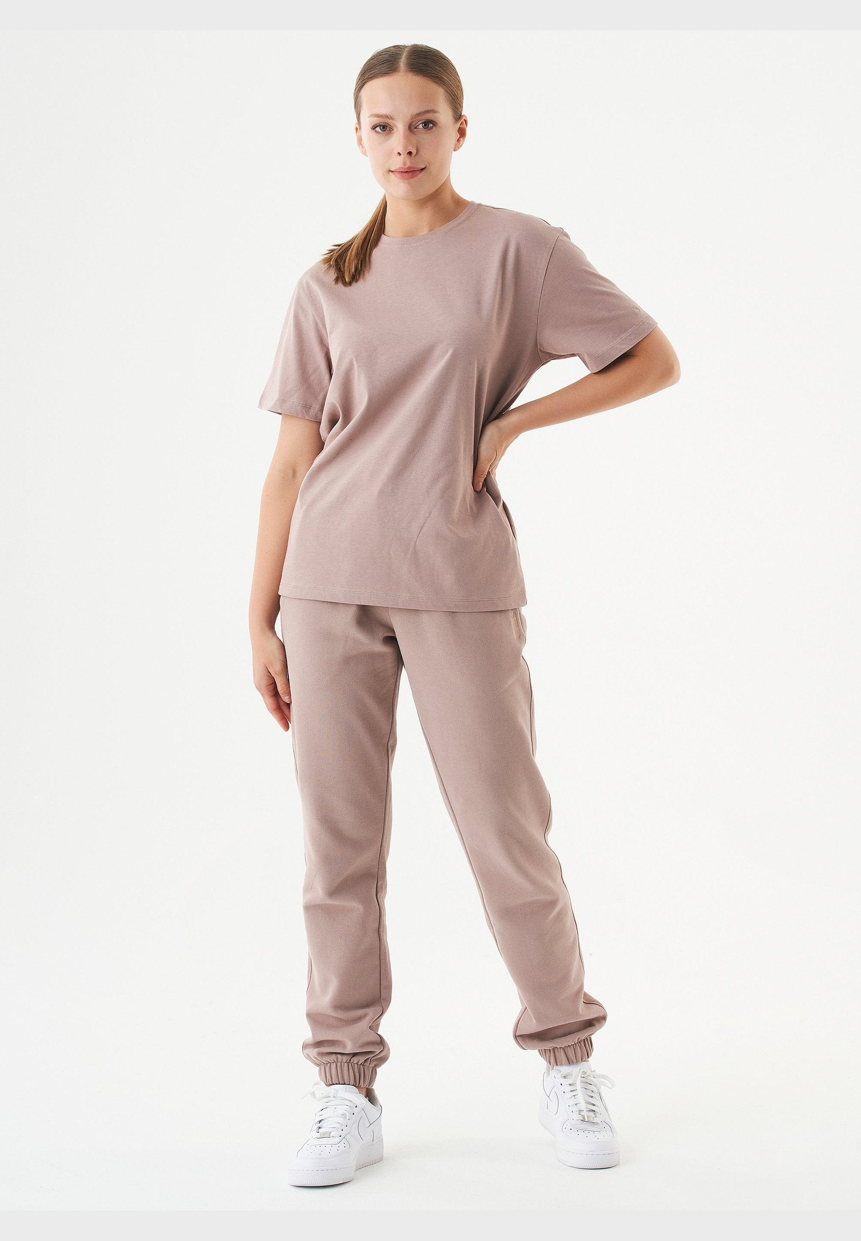 ESSENTIALS-TILLO- Unisex Basic T-Shirt aus Bio-Baumwolle