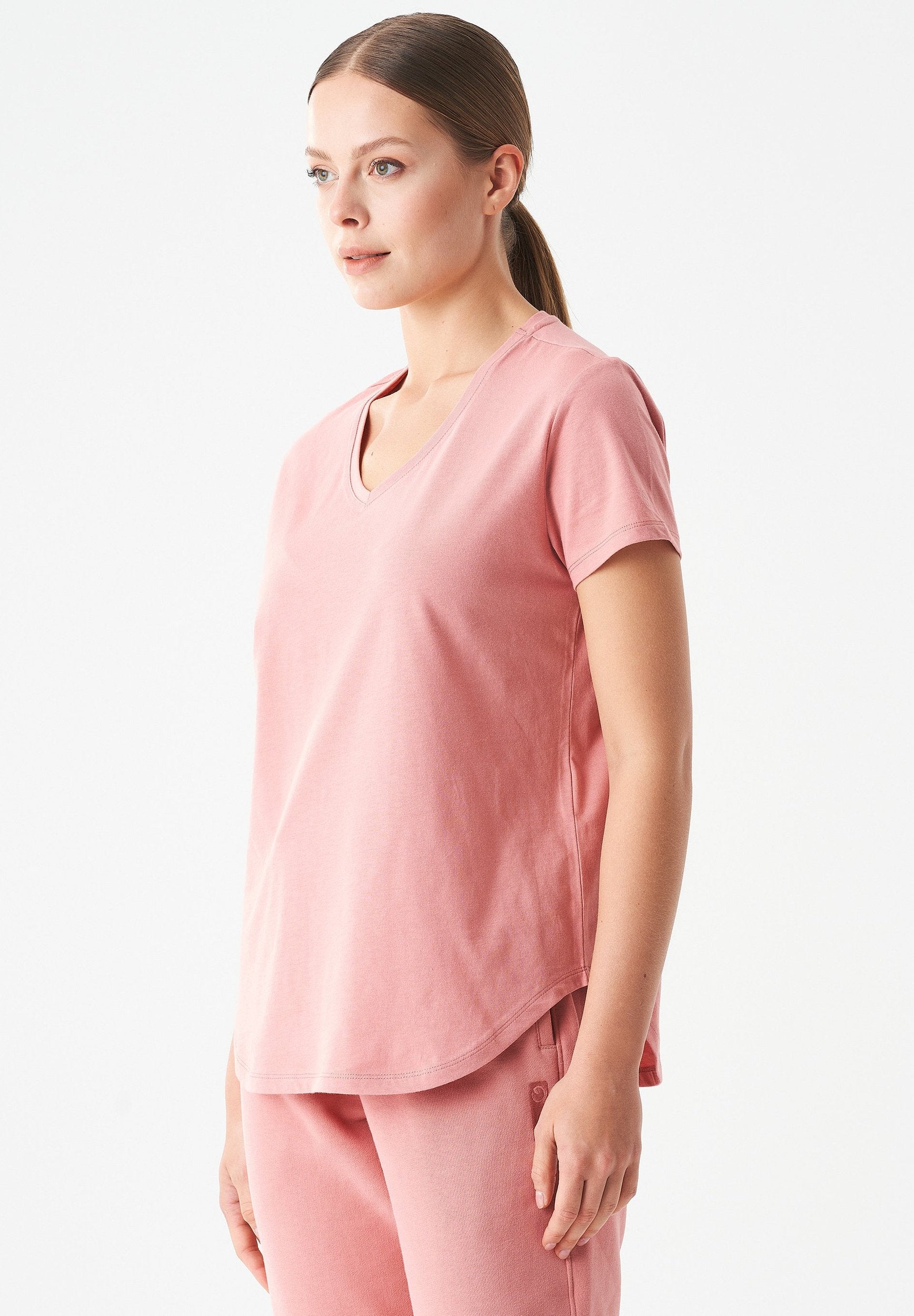 TUBA Basic T-Shirt aus Bio-Baumwolle mit V-Ausschnitt