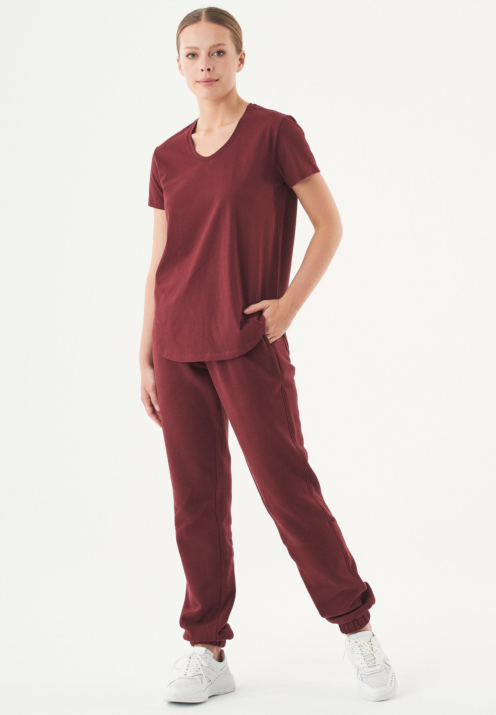 TUBA Basic T-Shirt aus Bio-Baumwolle mit V-Ausschnitt