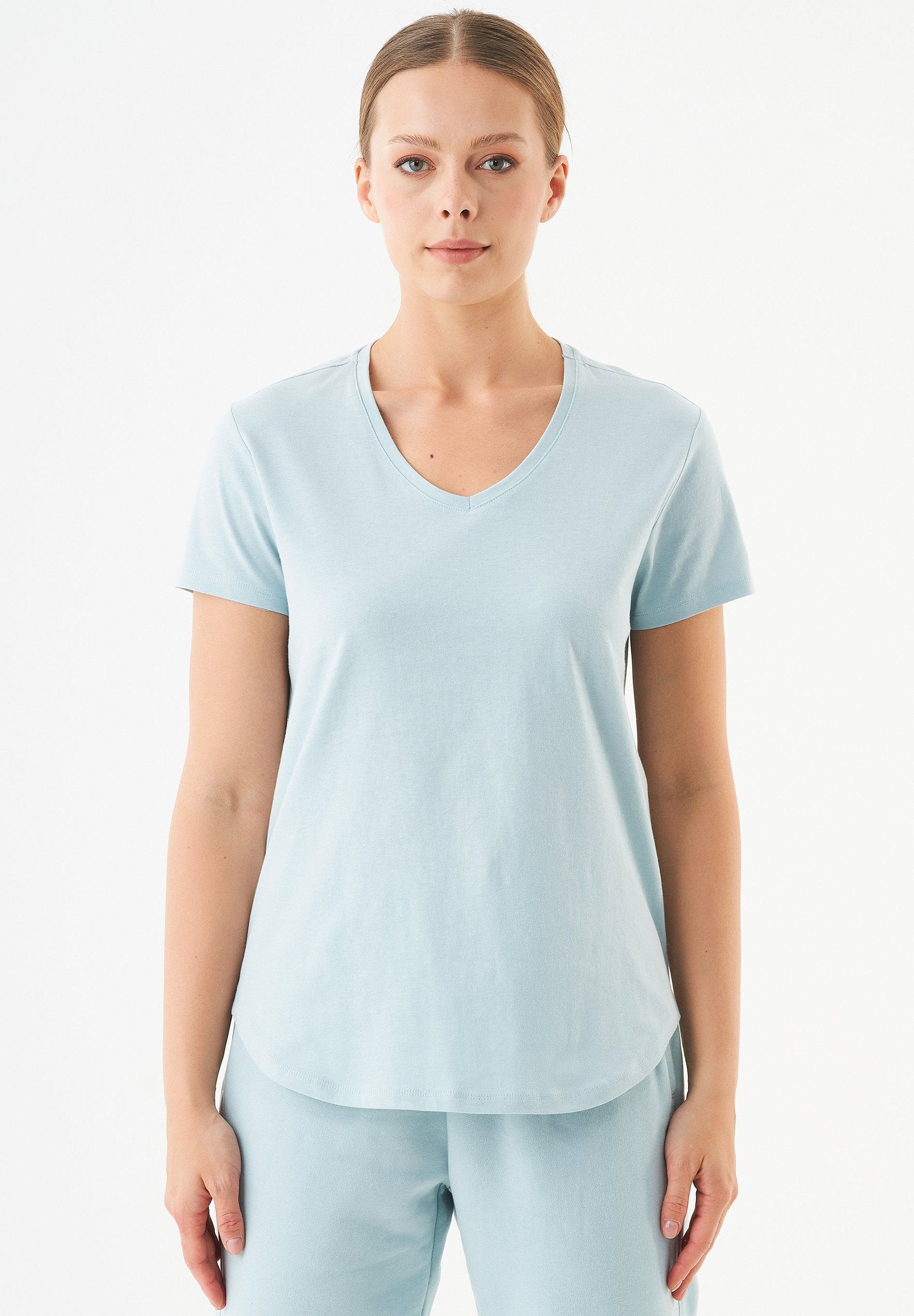 TUBA Basic T-Shirt aus Bio-Baumwolle mit V-Ausschnitt