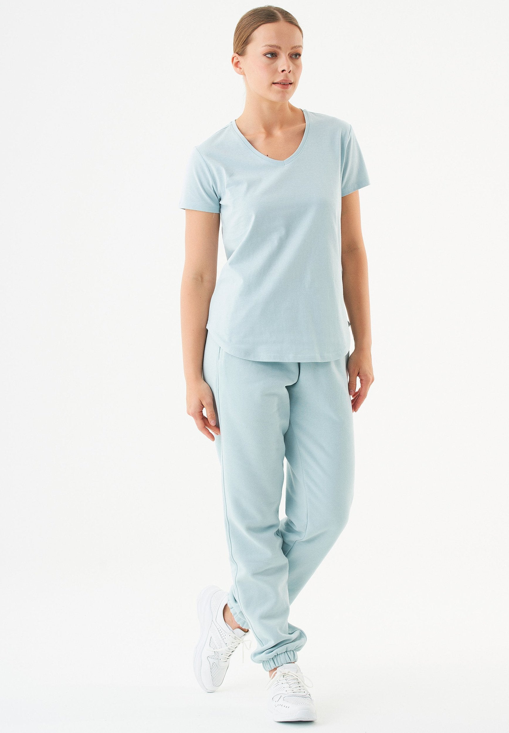 TUBA Basic T-Shirt aus Bio-Baumwolle mit V-Ausschnitt