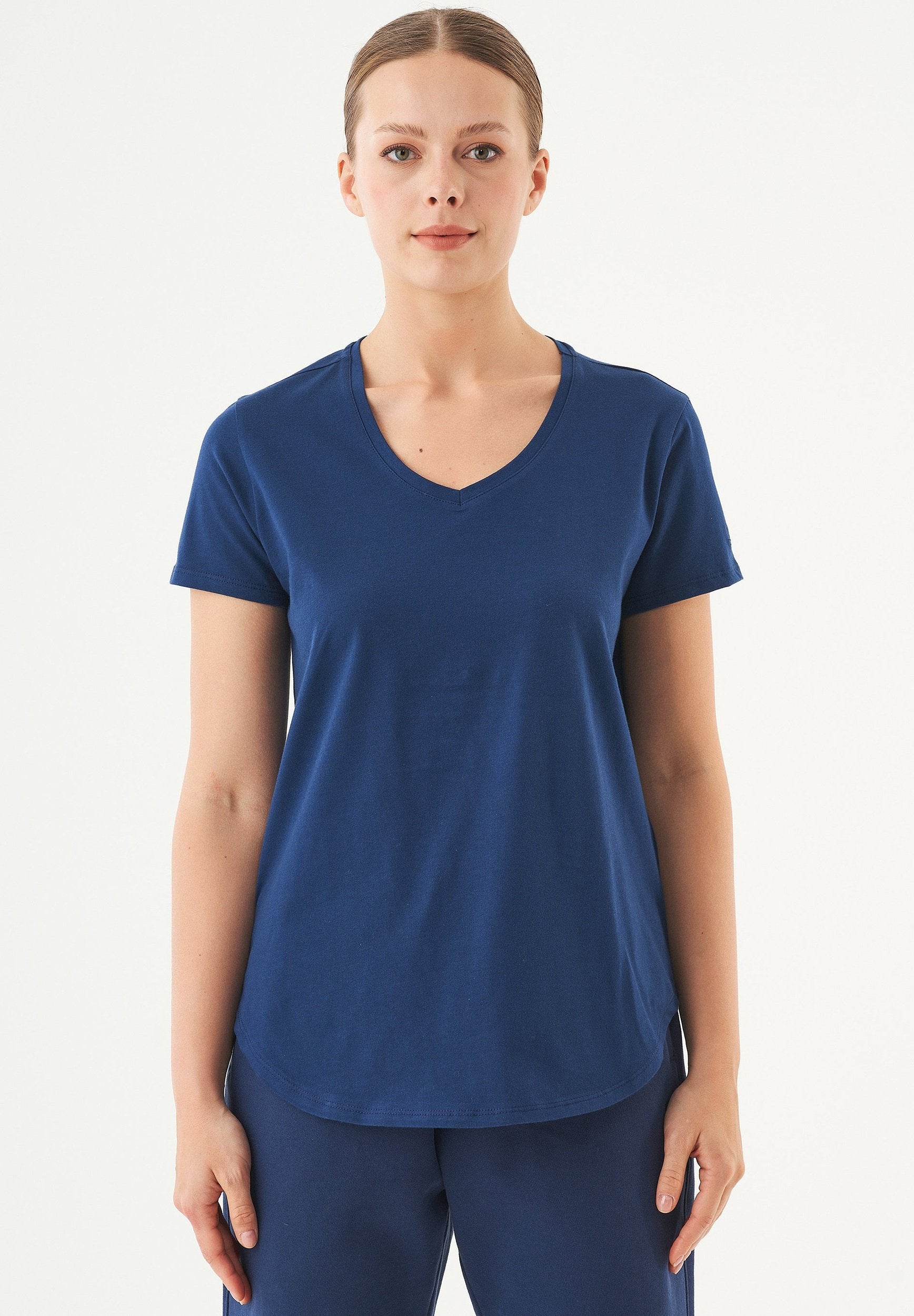 TUBA Basic T-Shirt aus Bio-Baumwolle mit V-Ausschnitt