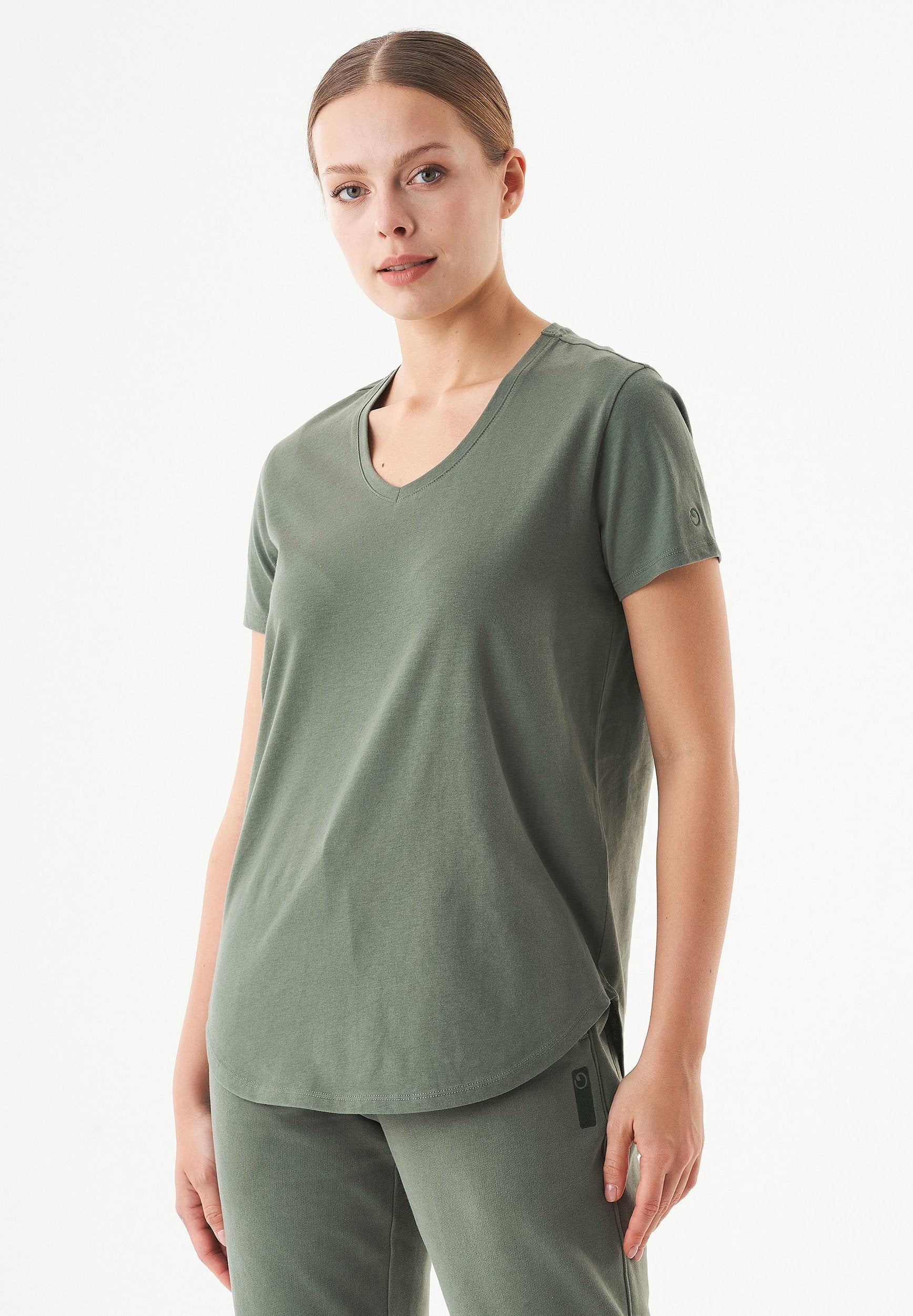 TUBA Basic T-Shirt aus Bio-Baumwolle mit V-Ausschnitt