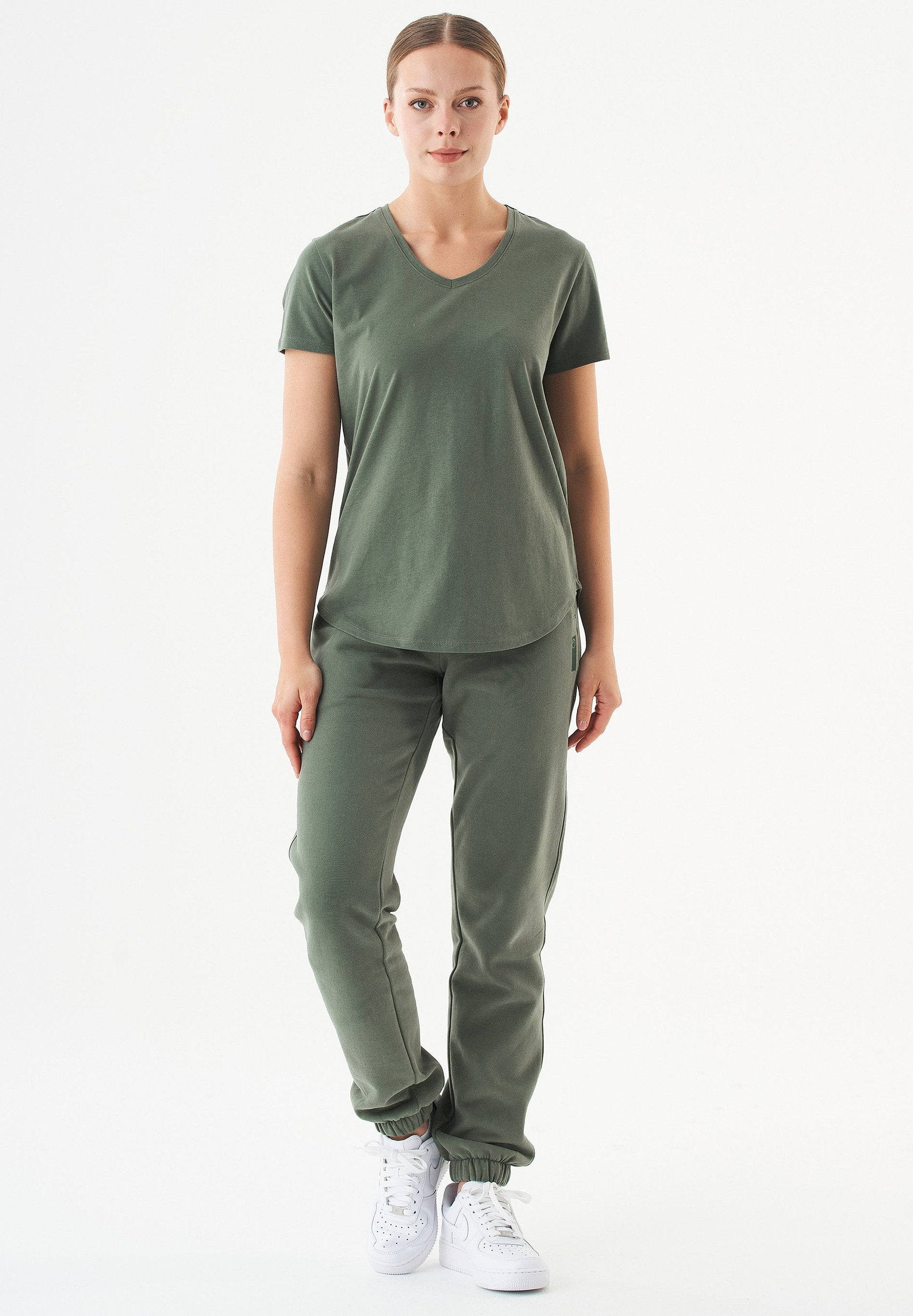 TUBA Basic T-Shirt aus Bio-Baumwolle mit V-Ausschnitt