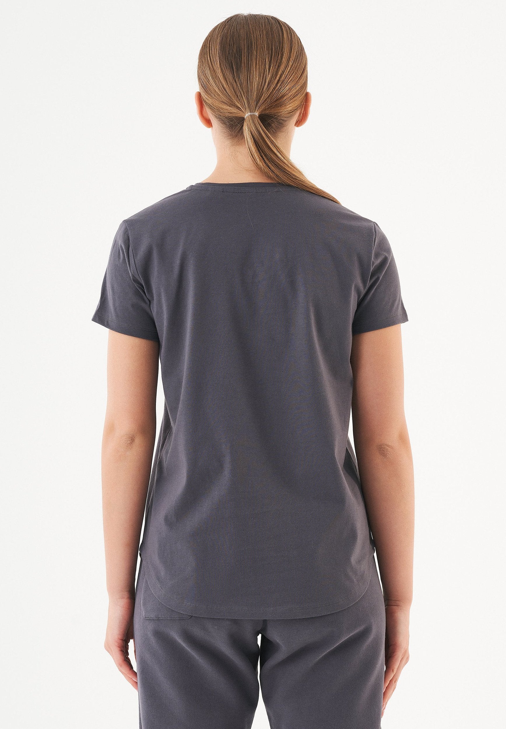 TUBA Basic T-Shirt aus Bio-Baumwolle mit V-Ausschnitt