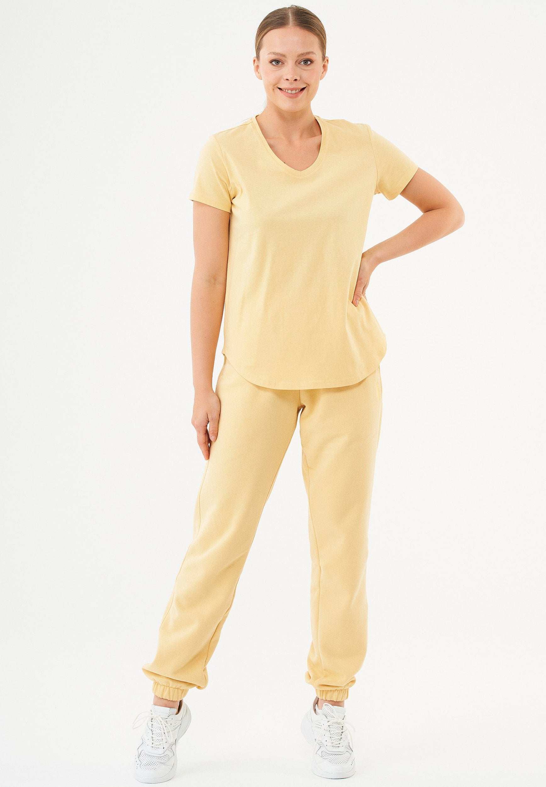 TUBA Basic T-Shirt aus Bio-Baumwolle mit V-Ausschnitt