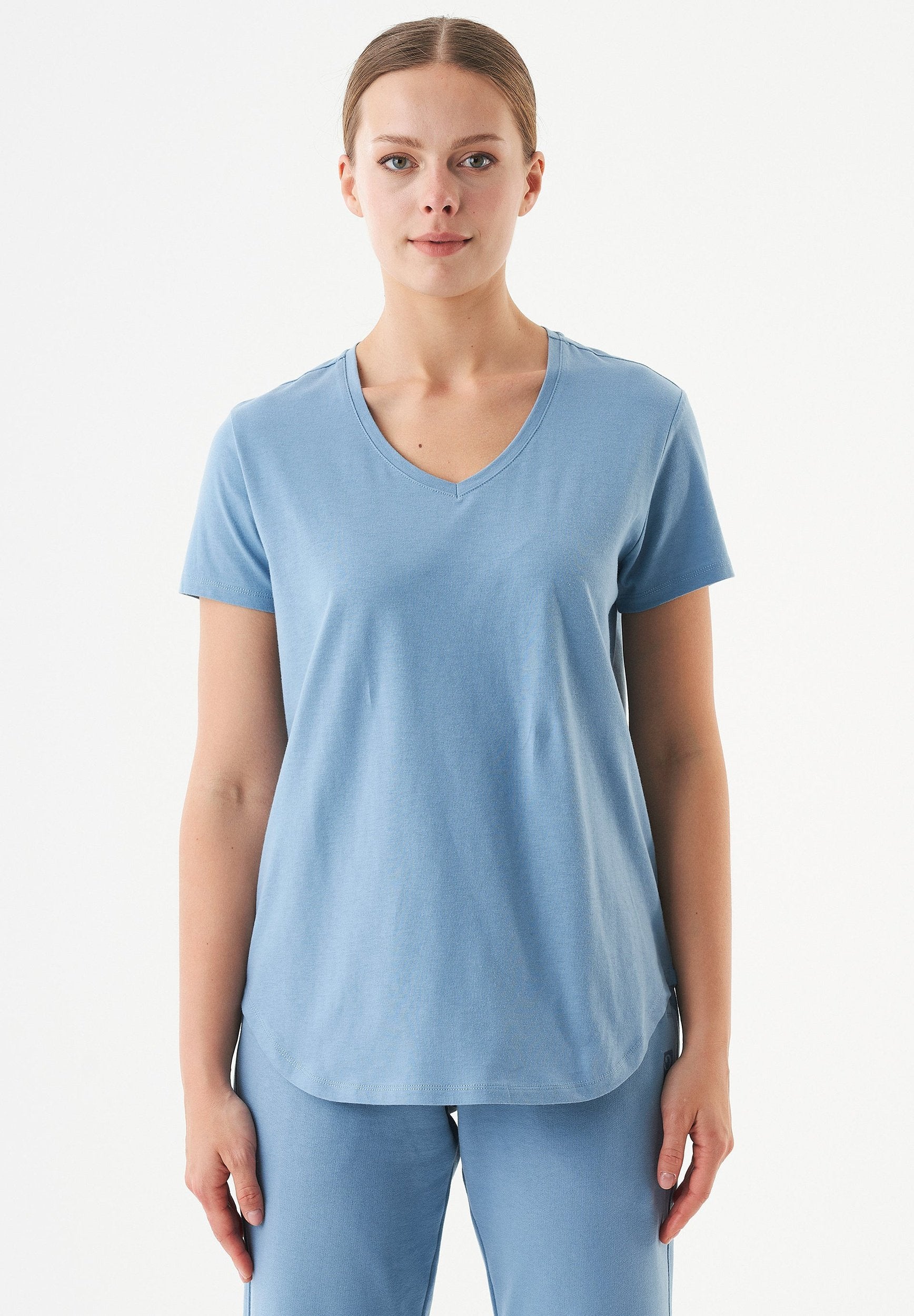 TUBA Basic T-Shirt aus Bio-Baumwolle mit V-Ausschnitt