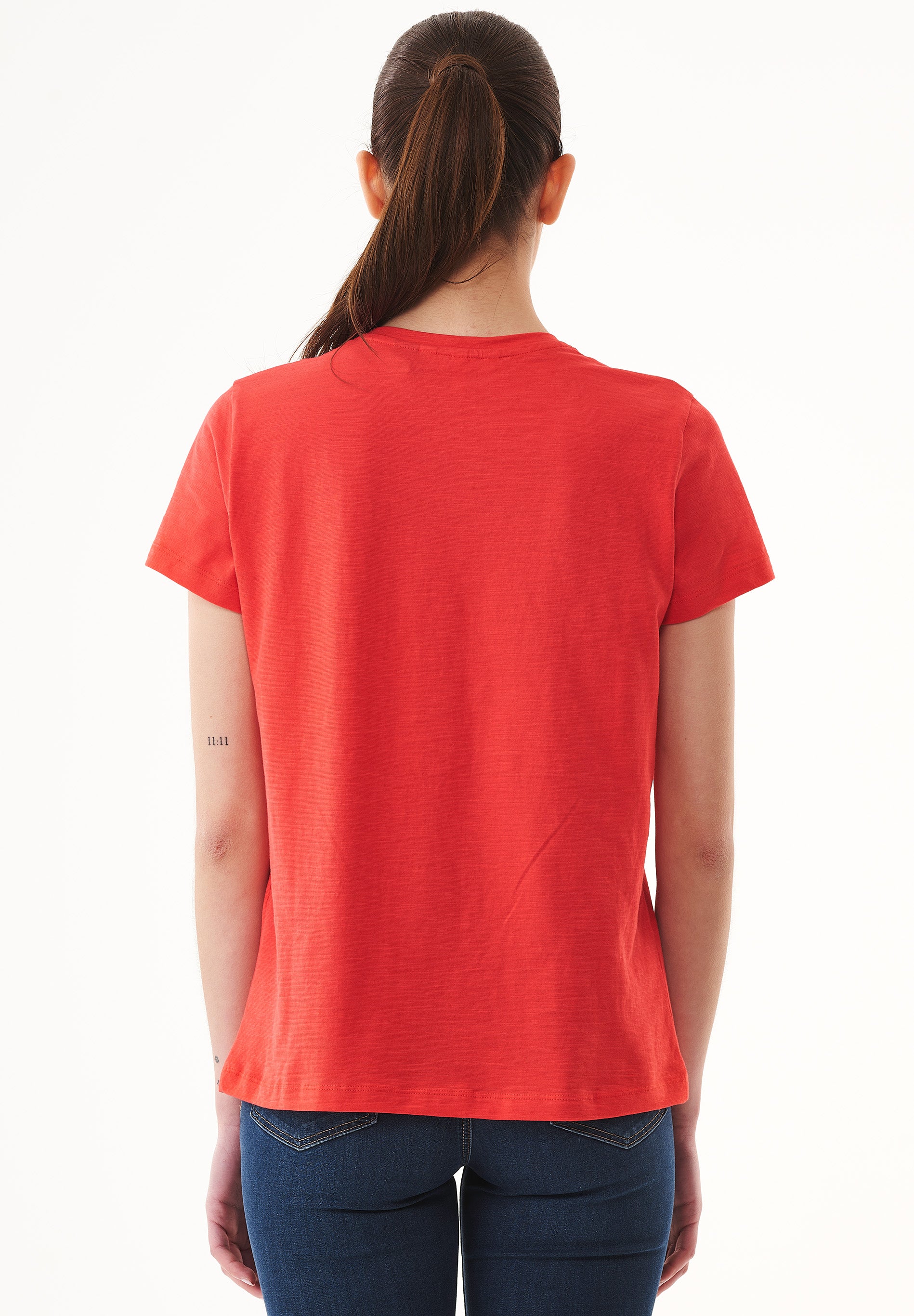 Basic T-Shirt aus Bio-Baumwolle mit V-Ausschnitt