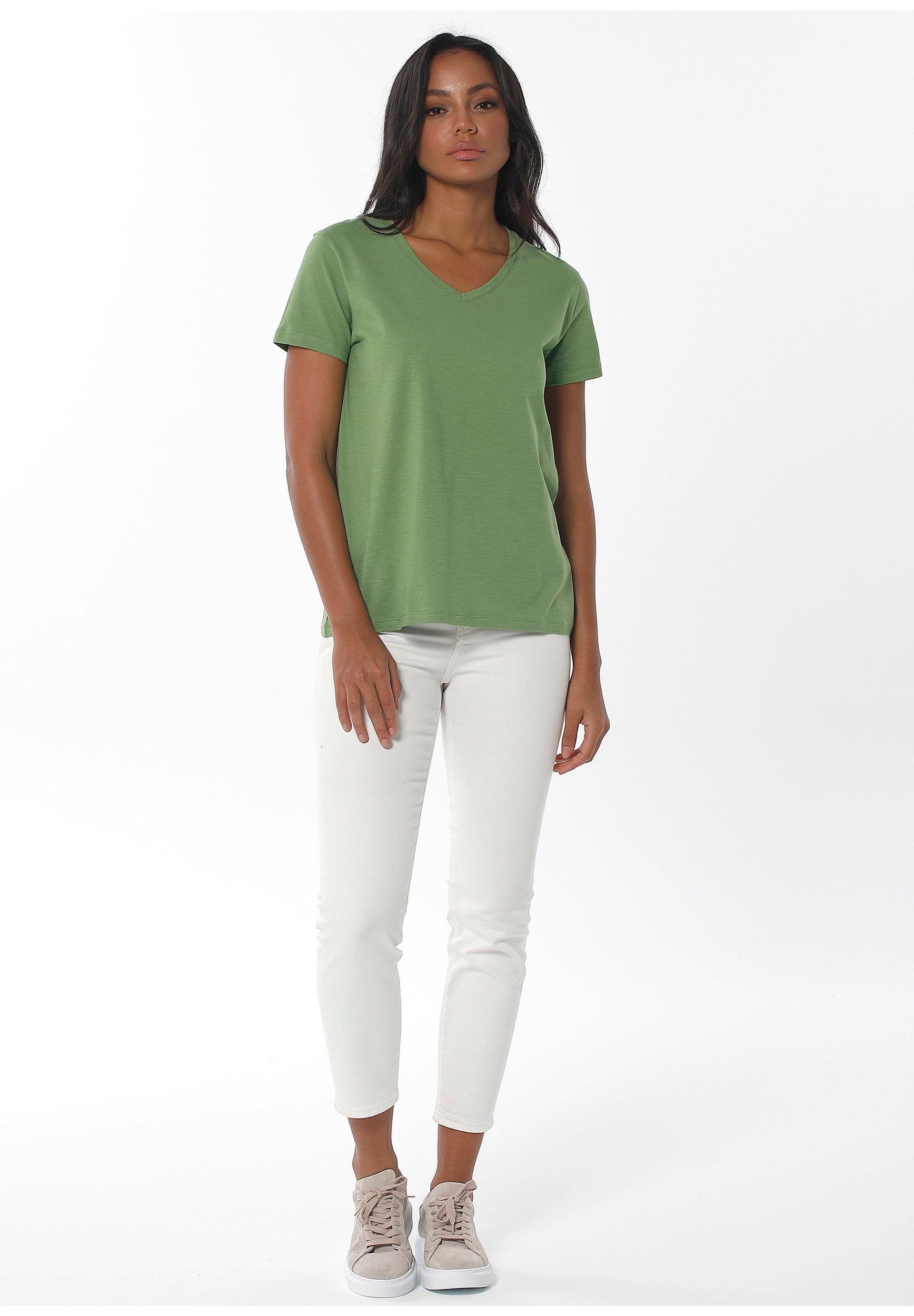 Basic T-Shirt aus Bio-Baumwolle mit V-Ausschnitt