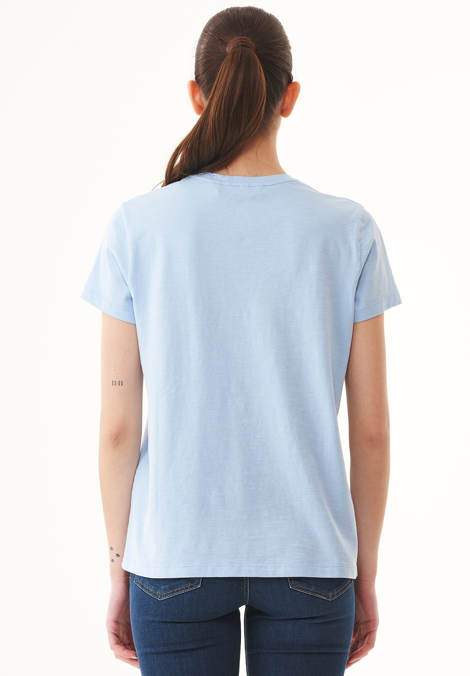 Basic T-Shirt aus Bio-Baumwolle mit V-Ausschnitt