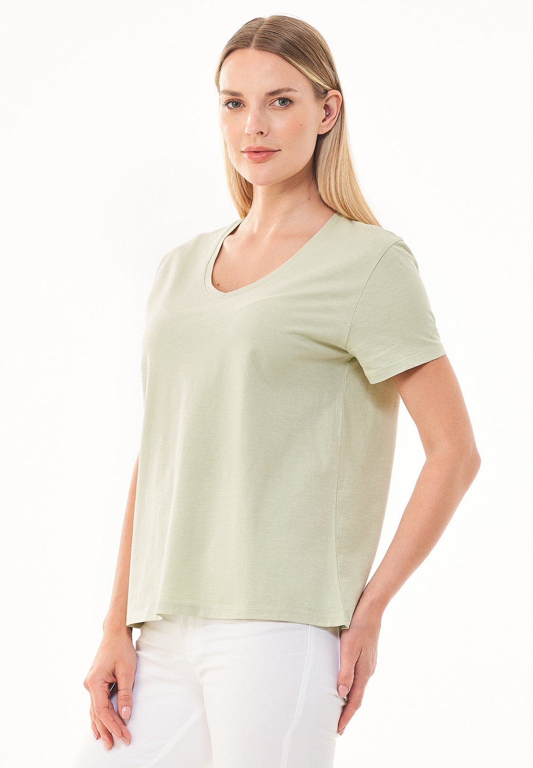 Basic T-Shirt aus Bio-Baumwolle mit V-Ausschnitt