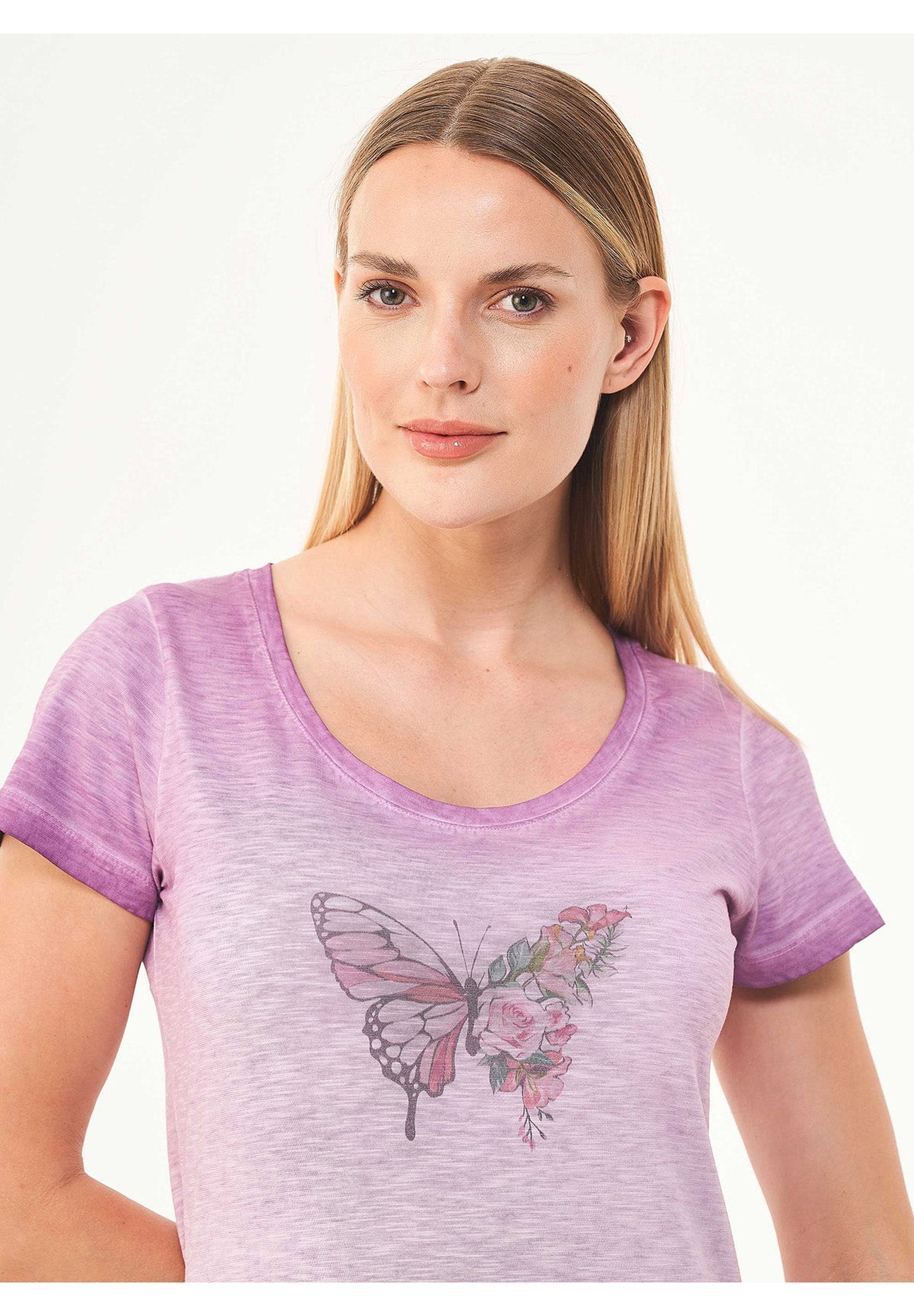 Garment Dyed T-Shirt aus Bio-Baumwolle mit Schmetterling-Print