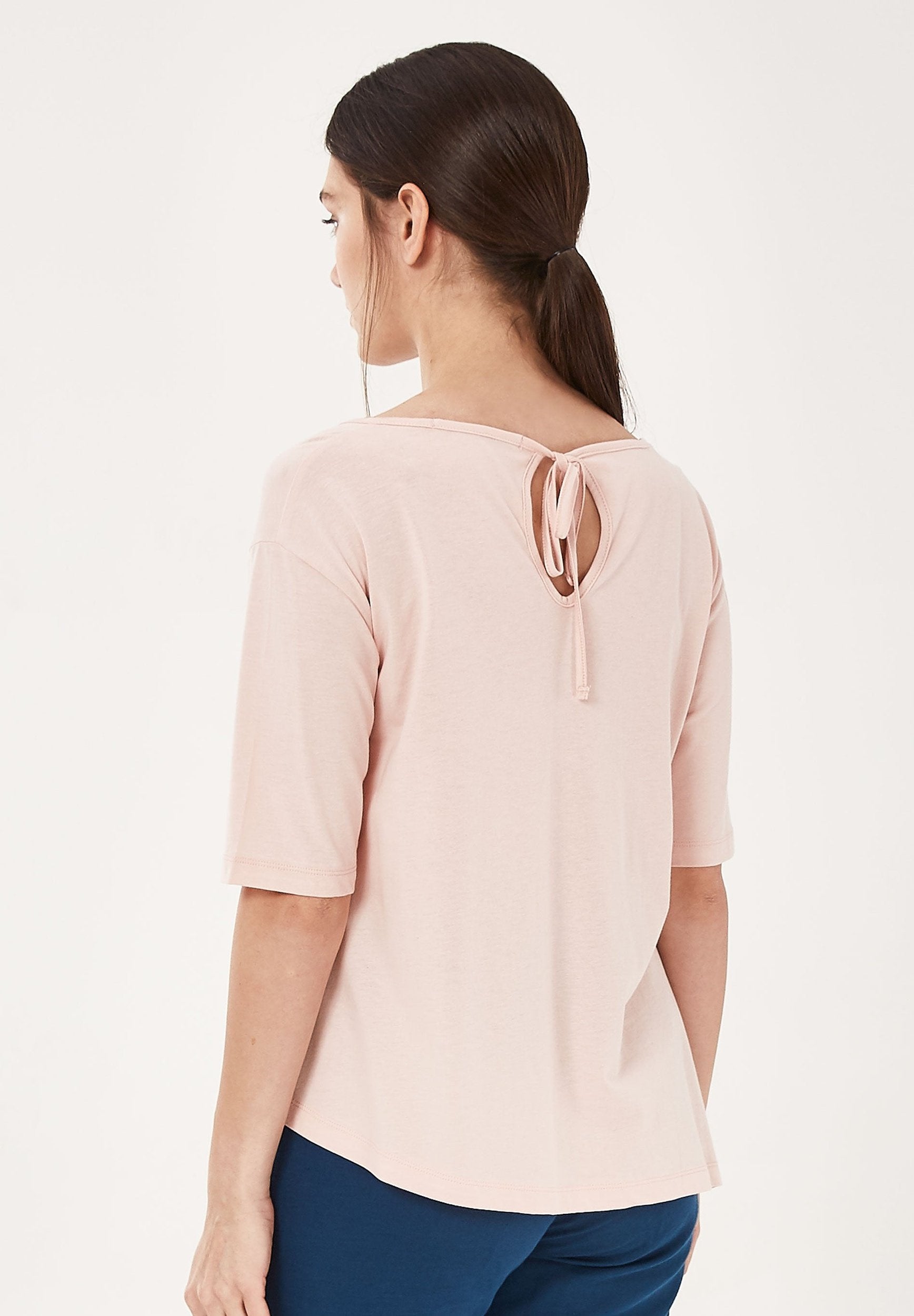 T-Shirt aus TENCEL™ Lyocell-Mix mit Asymmetrischem Saum