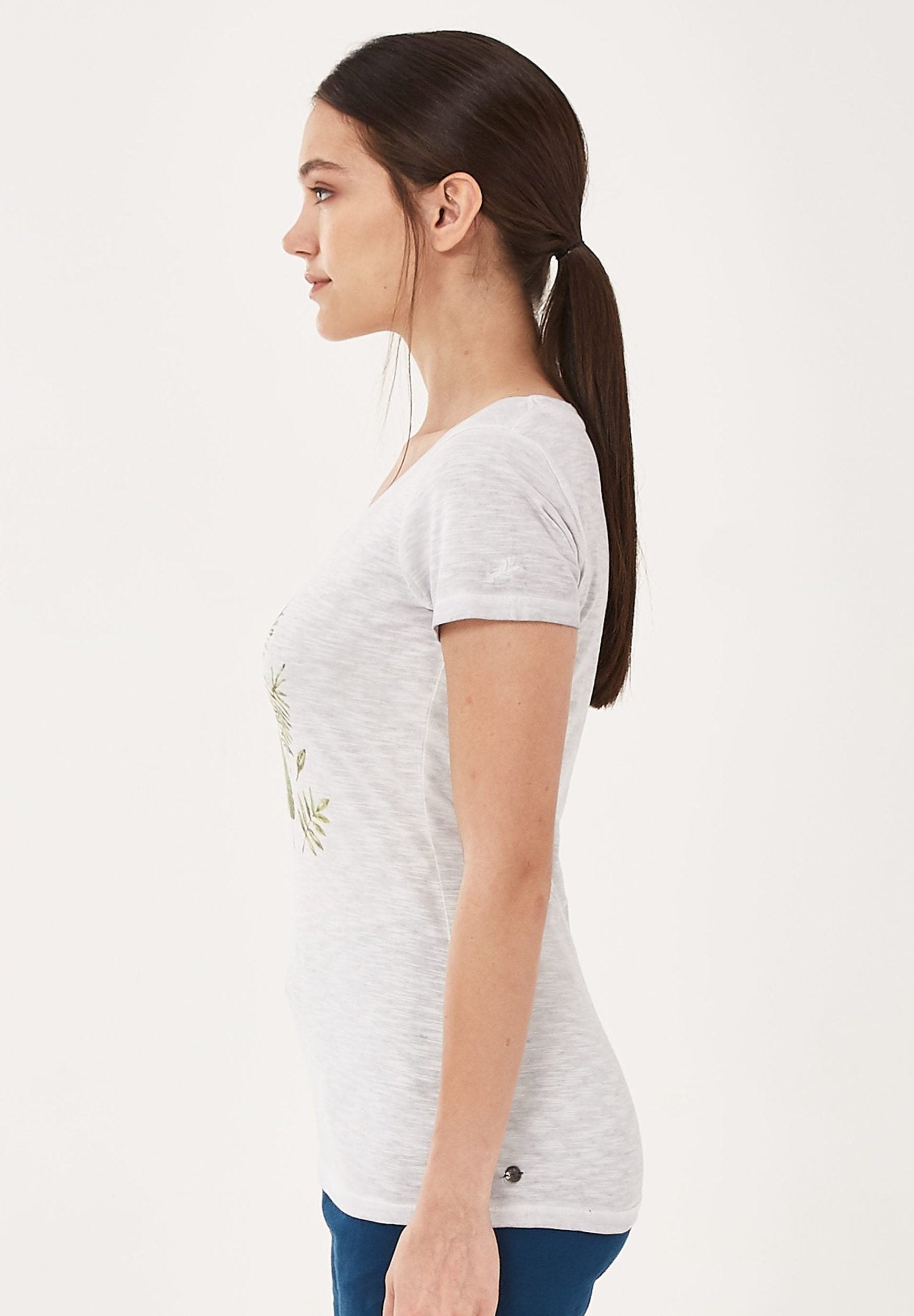 Garment Dyed T-Shirt aus Bio-Baumwolle mit Blatt-Print