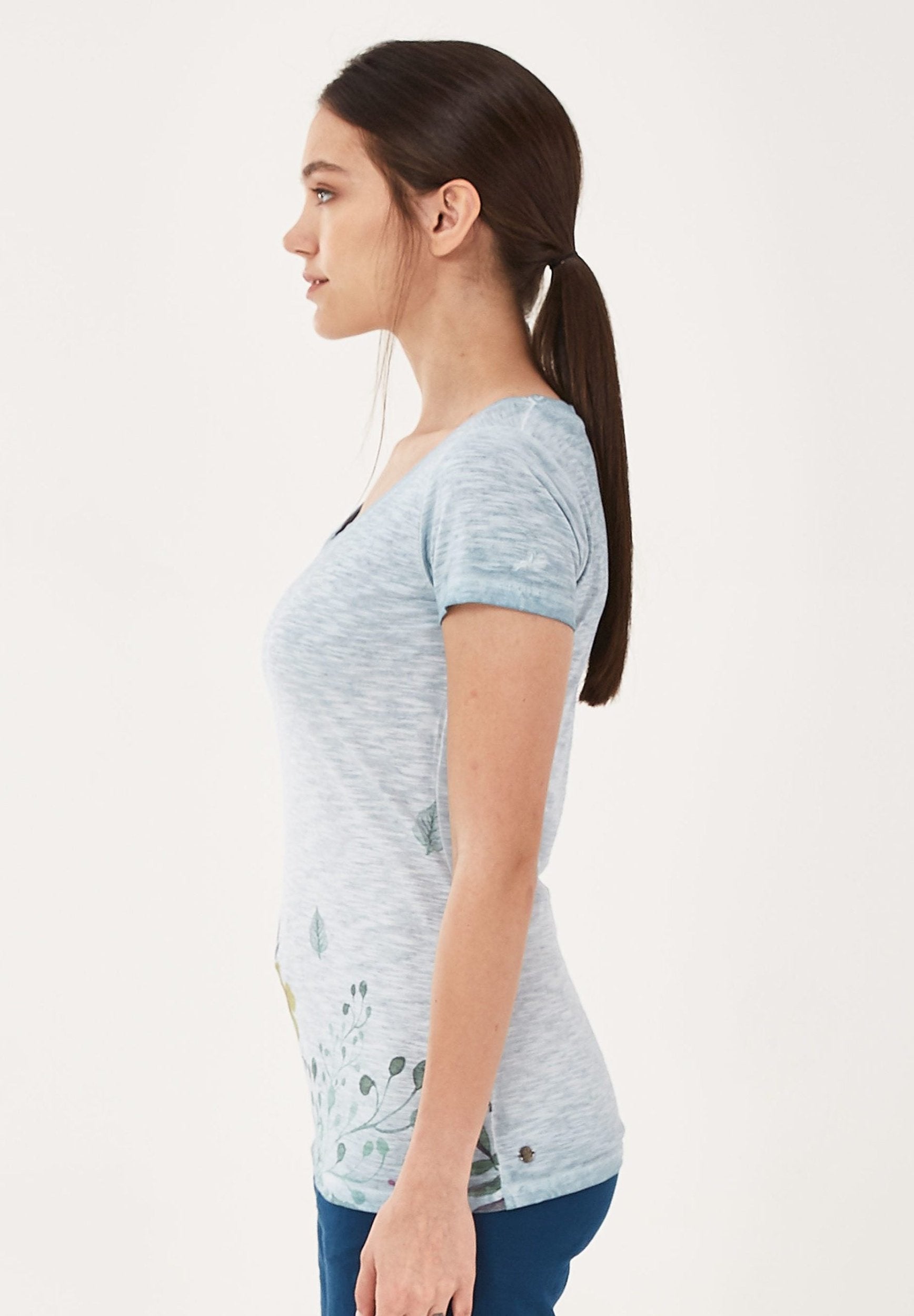 Garment Dyed T-Shirt aus Bio-Baumwolle mit Blumen-Print