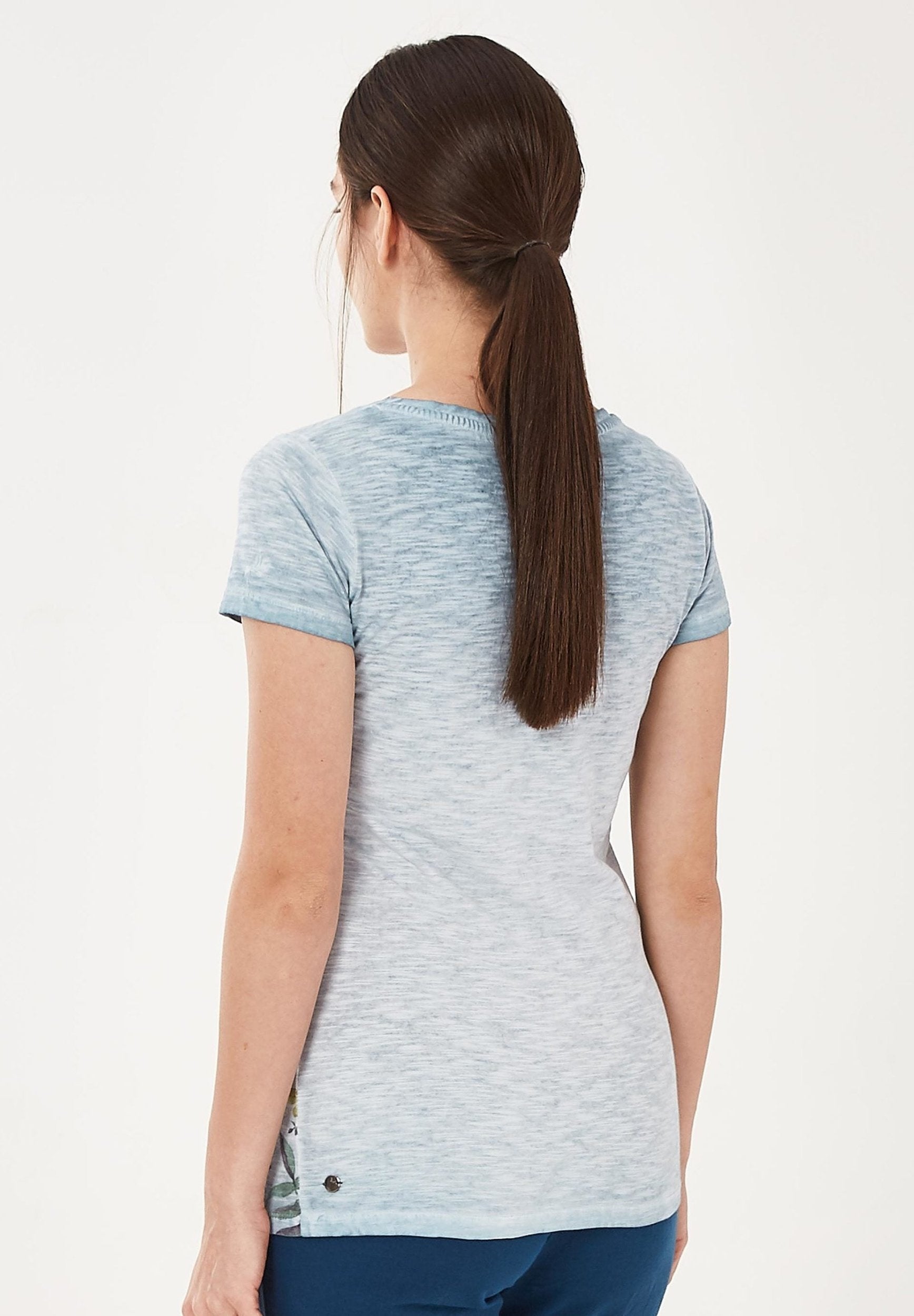 Garment Dyed T-Shirt aus Bio-Baumwolle mit Blumen-Print