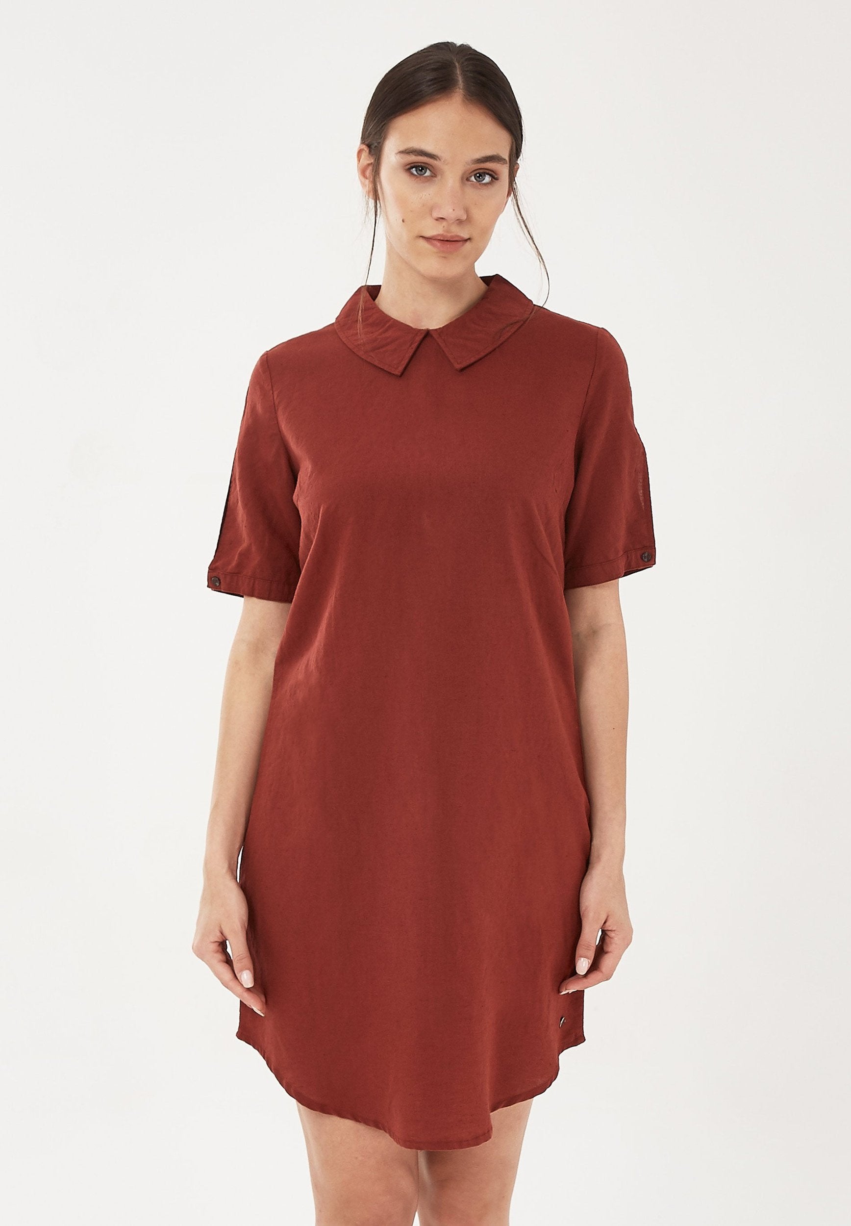 Kleid aus Leinen-Mix mit Bubikragen