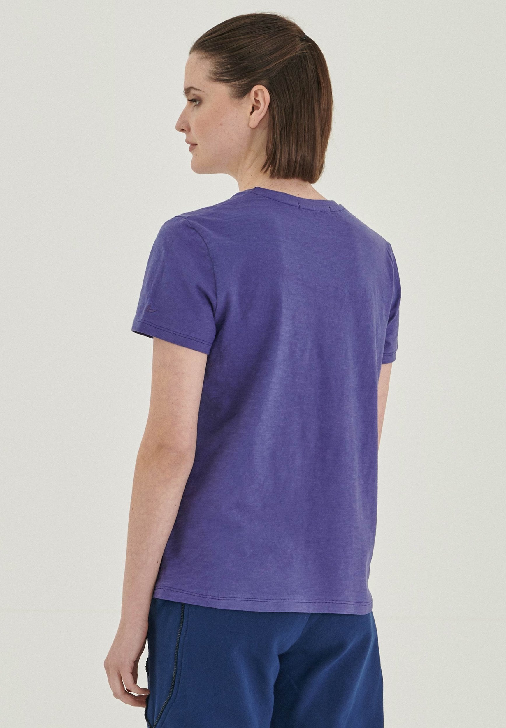T-Shirt aus Bio-Baumwolle mit V-Ausschnitt
