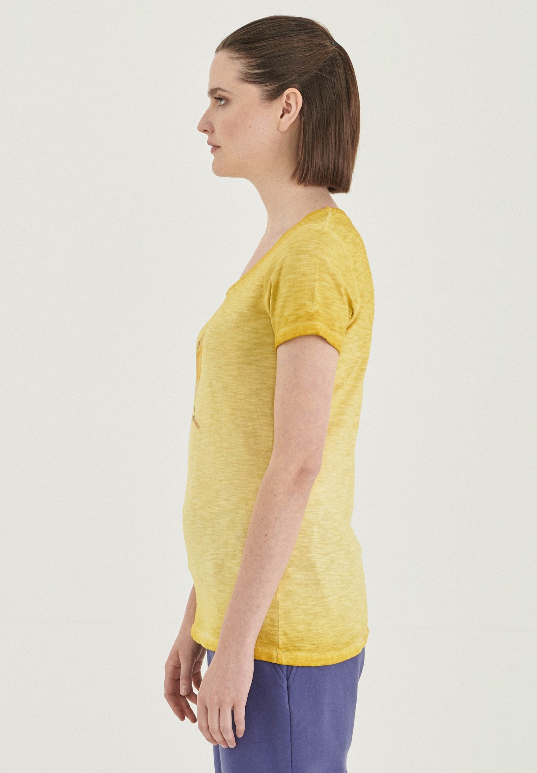 Garment Dyed T-Shirt aus Bio-Baumwolle mit Küken-Print