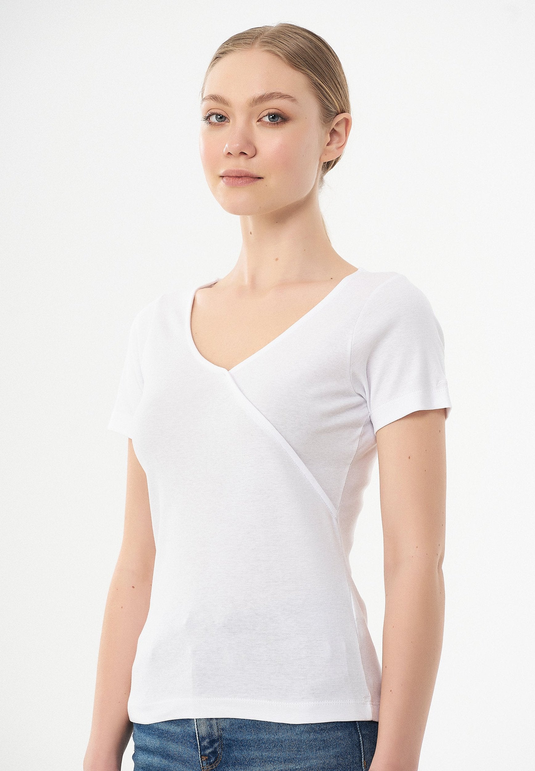 Geripptes T-Shirt aus Bio-Baumwolle mit V-Ausschnitt