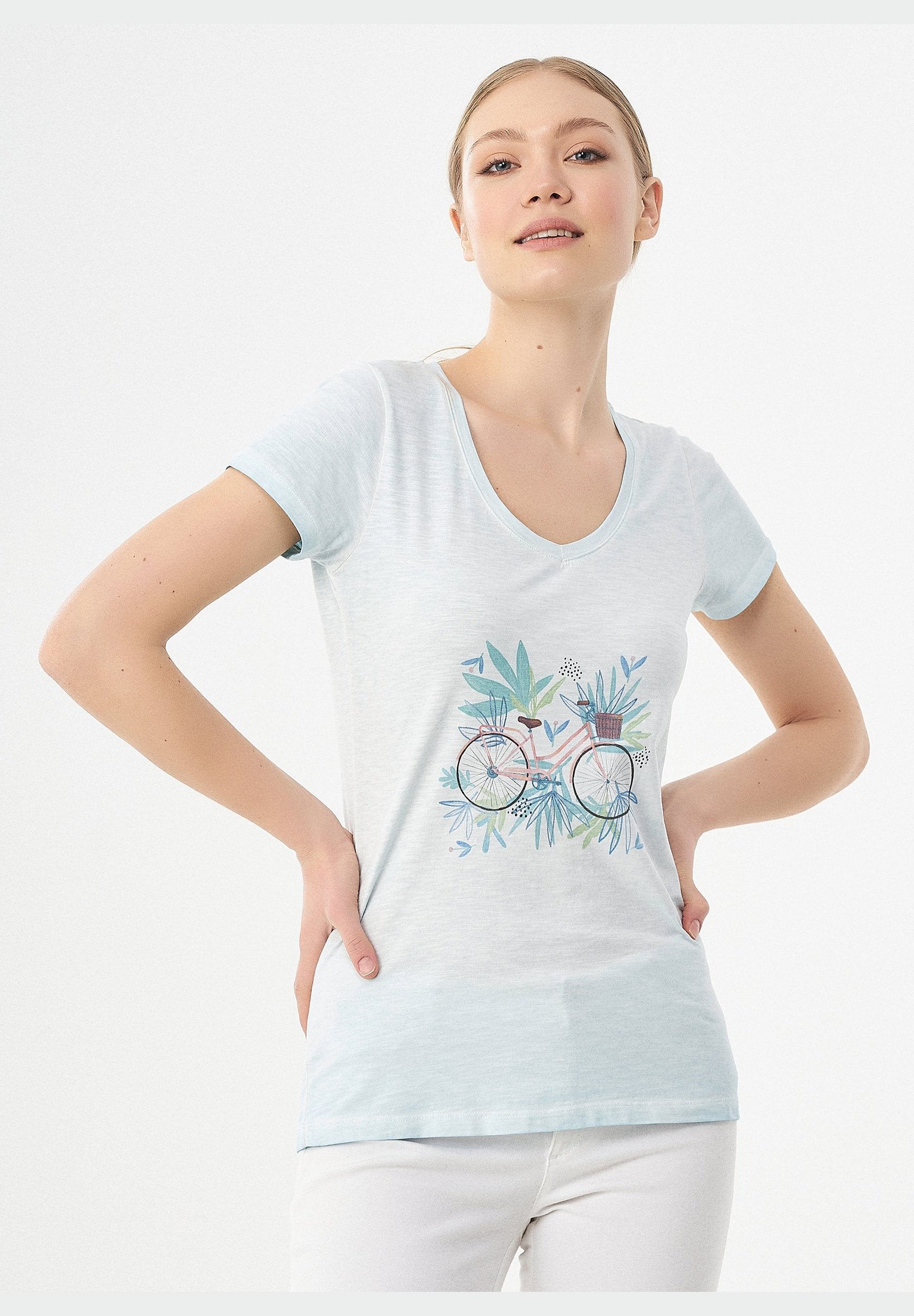 Garment Dyed T-Shirt aus Bio-Baumwolle mit Fahrrad-Print