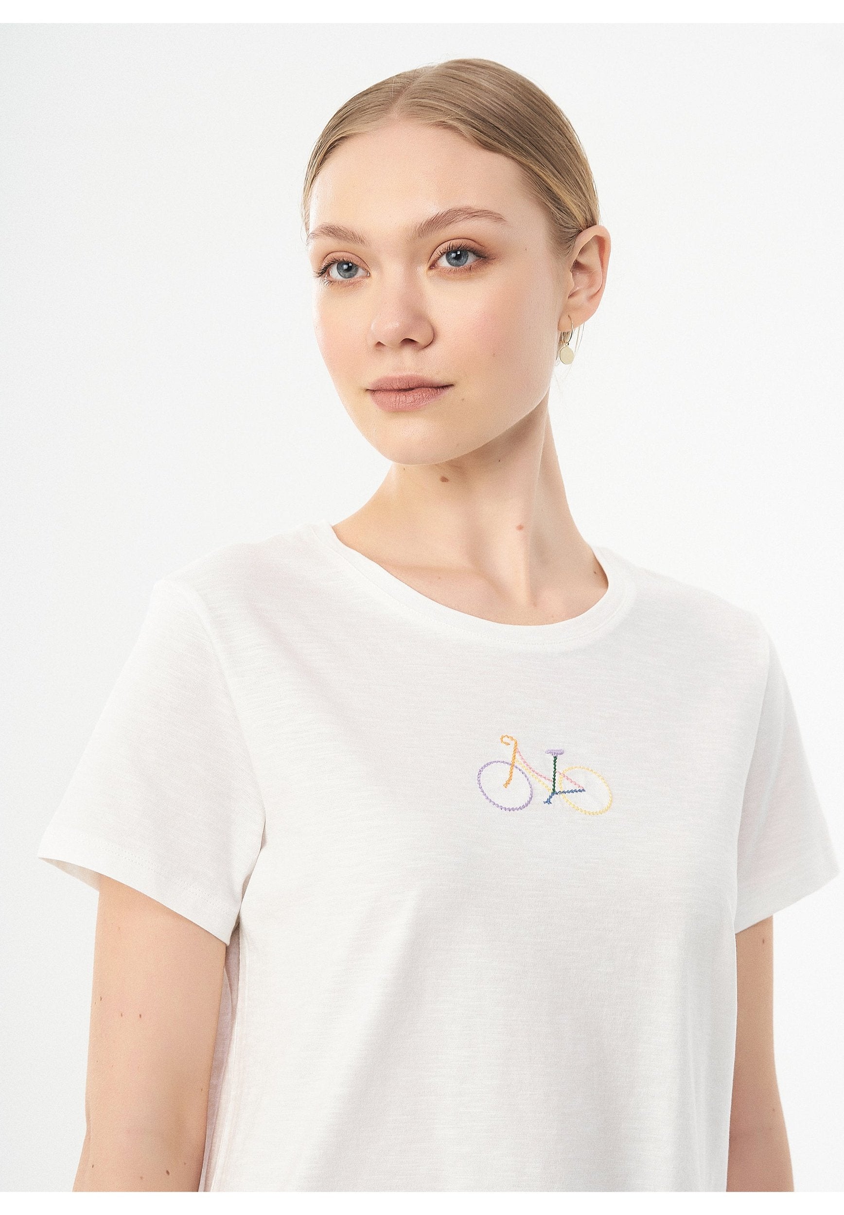 T-Shirt aus Bio-Baumwolle mit Fahrrad-Stickerei