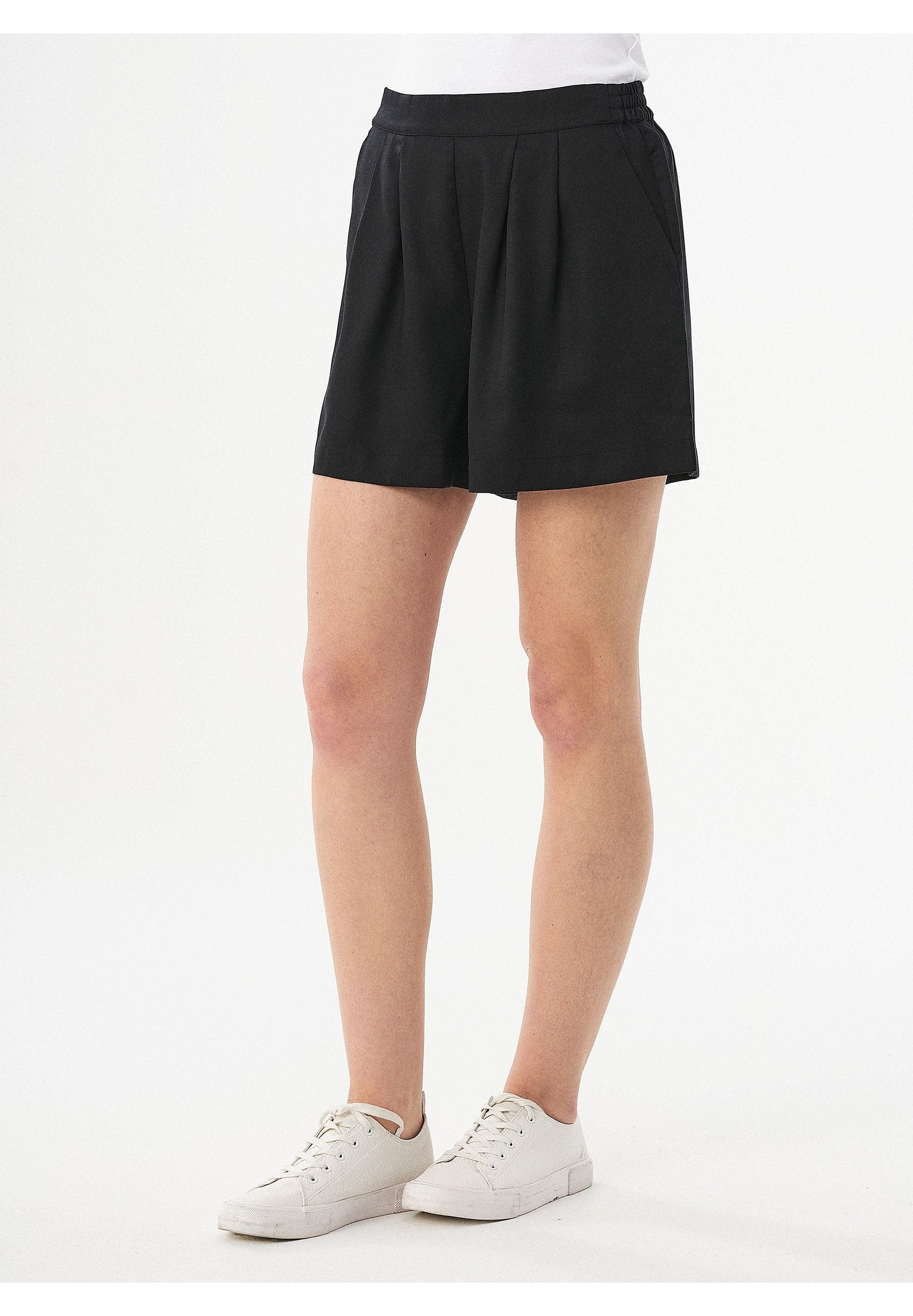 Shorts aus TENCEL™ Lyocell mit Bundfalten