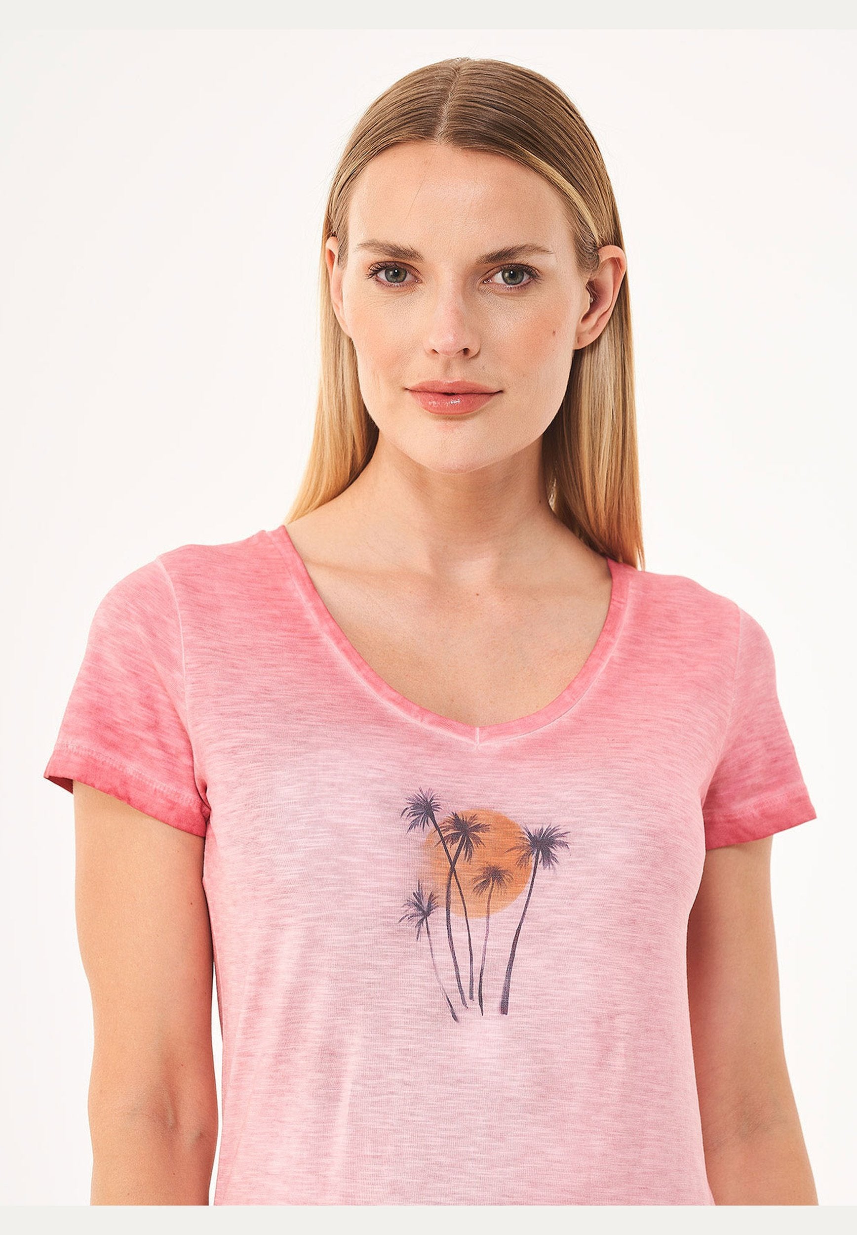 Garment Dyed T-Shirt aus Bio-Baumwolle mit Print