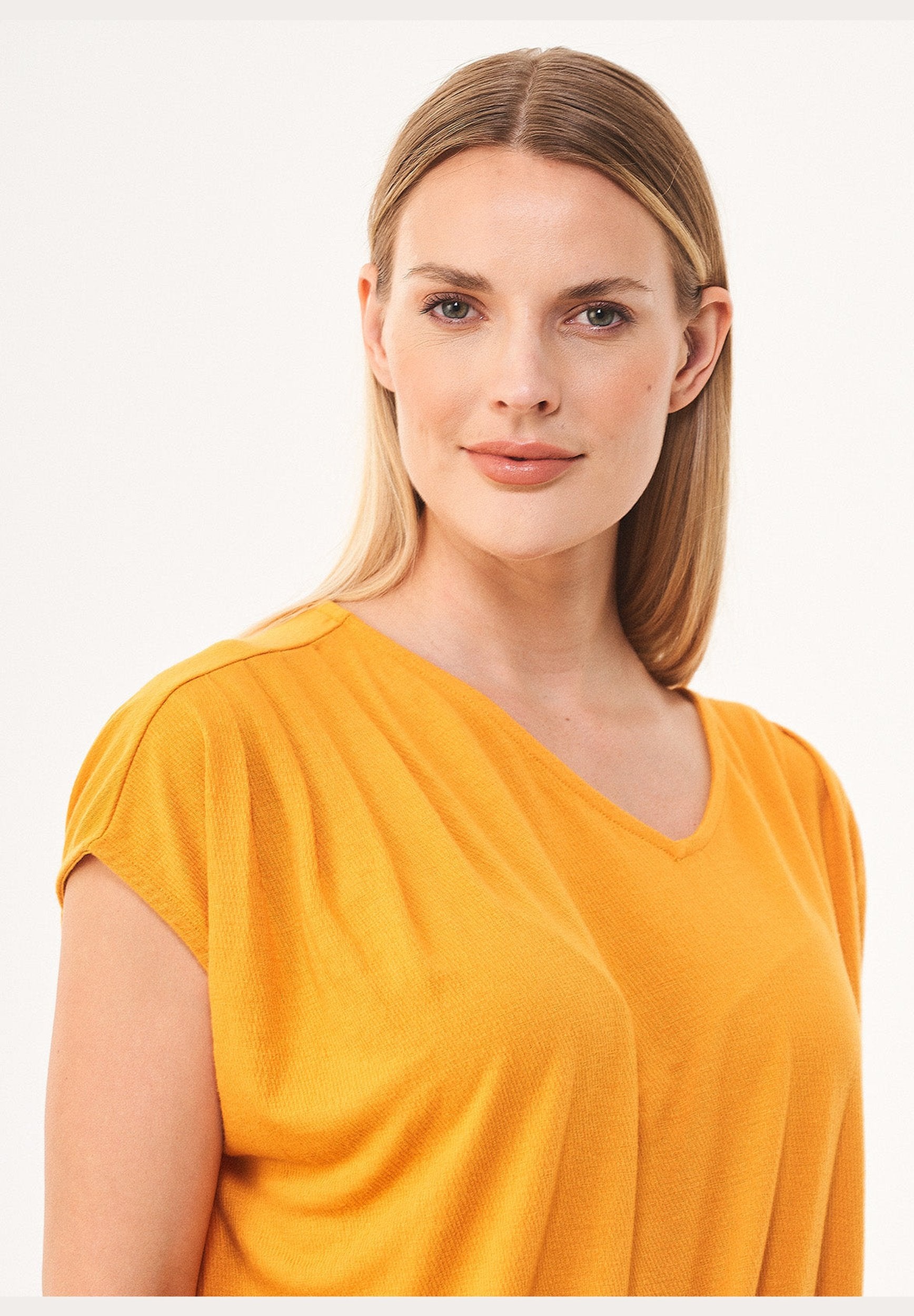 T-Shirt aus REPREVE™ und LENZING™ ECOVERO™