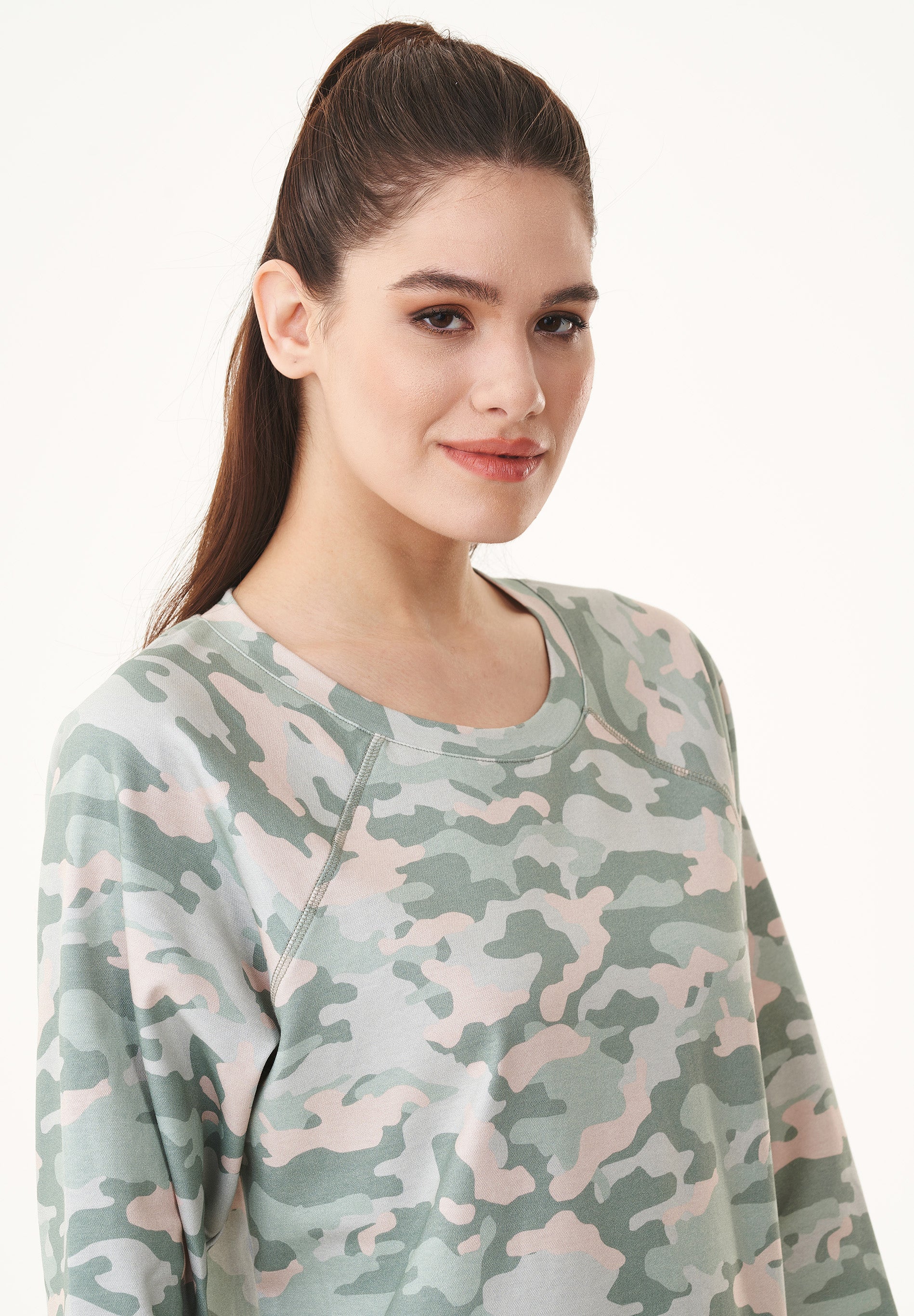 Sweatshirt aus Bio-Baumwolle mit Camouflage-Muster