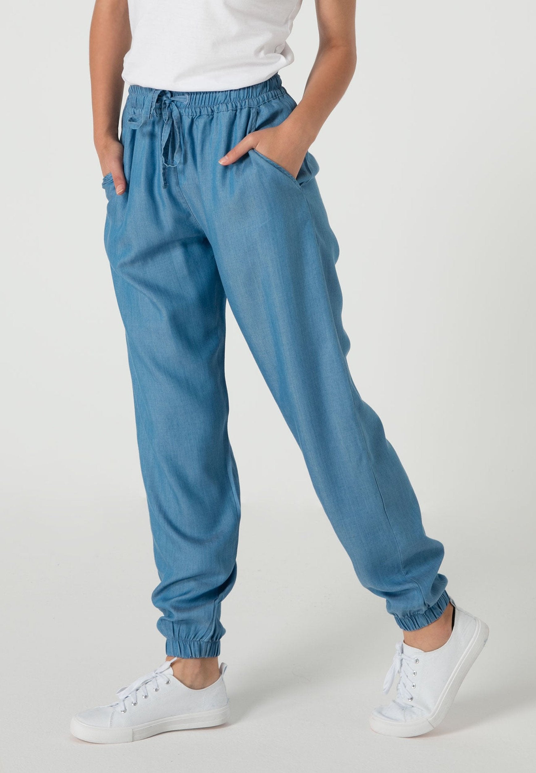 Hose aus TENCEL™ Lyocell Denim mit Kordelzug
