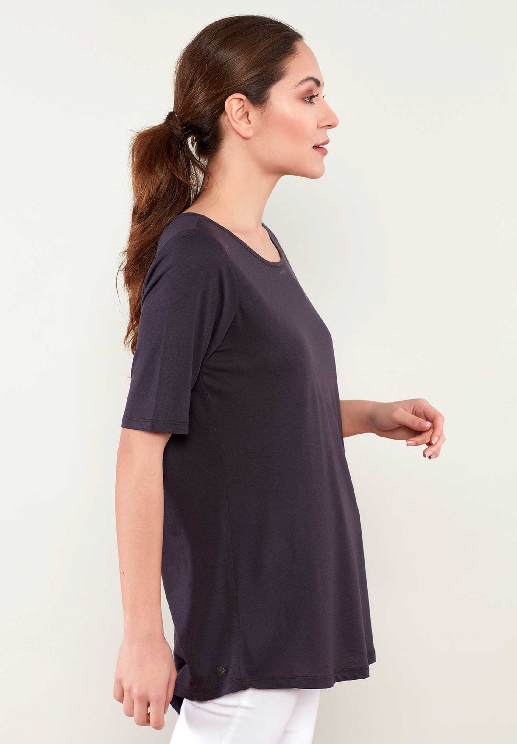 Bluse aus TENCEL™ Lyocell und Bio-Baumwolle mit längerem Rückenteil