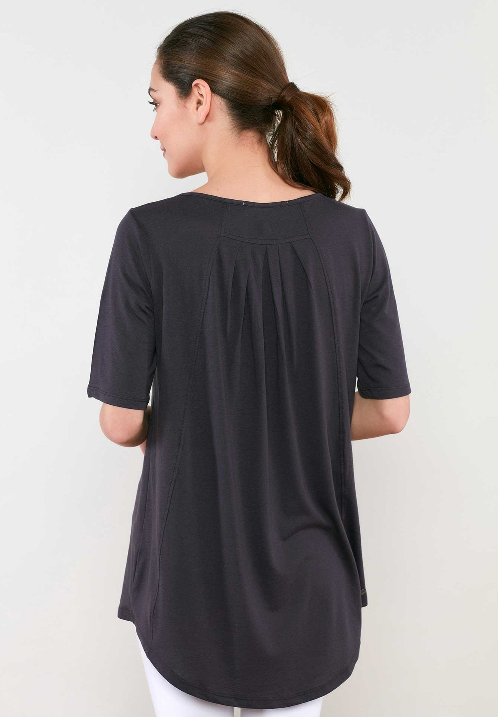 Bluse aus TENCEL™ Lyocell und Bio-Baumwolle mit längerem Rückenteil
