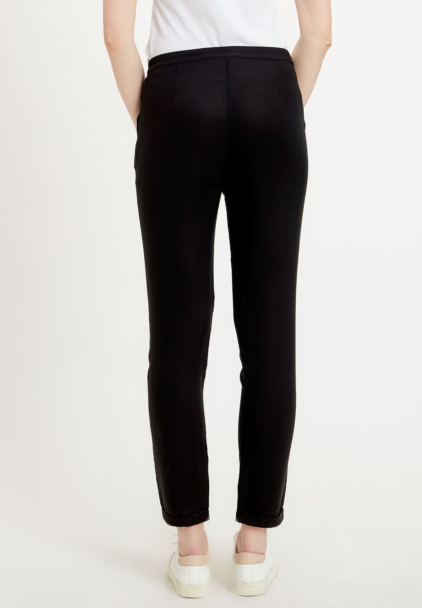 Hose aus TENCEL™ Lyocell mit seitlichen Eingriffstaschen