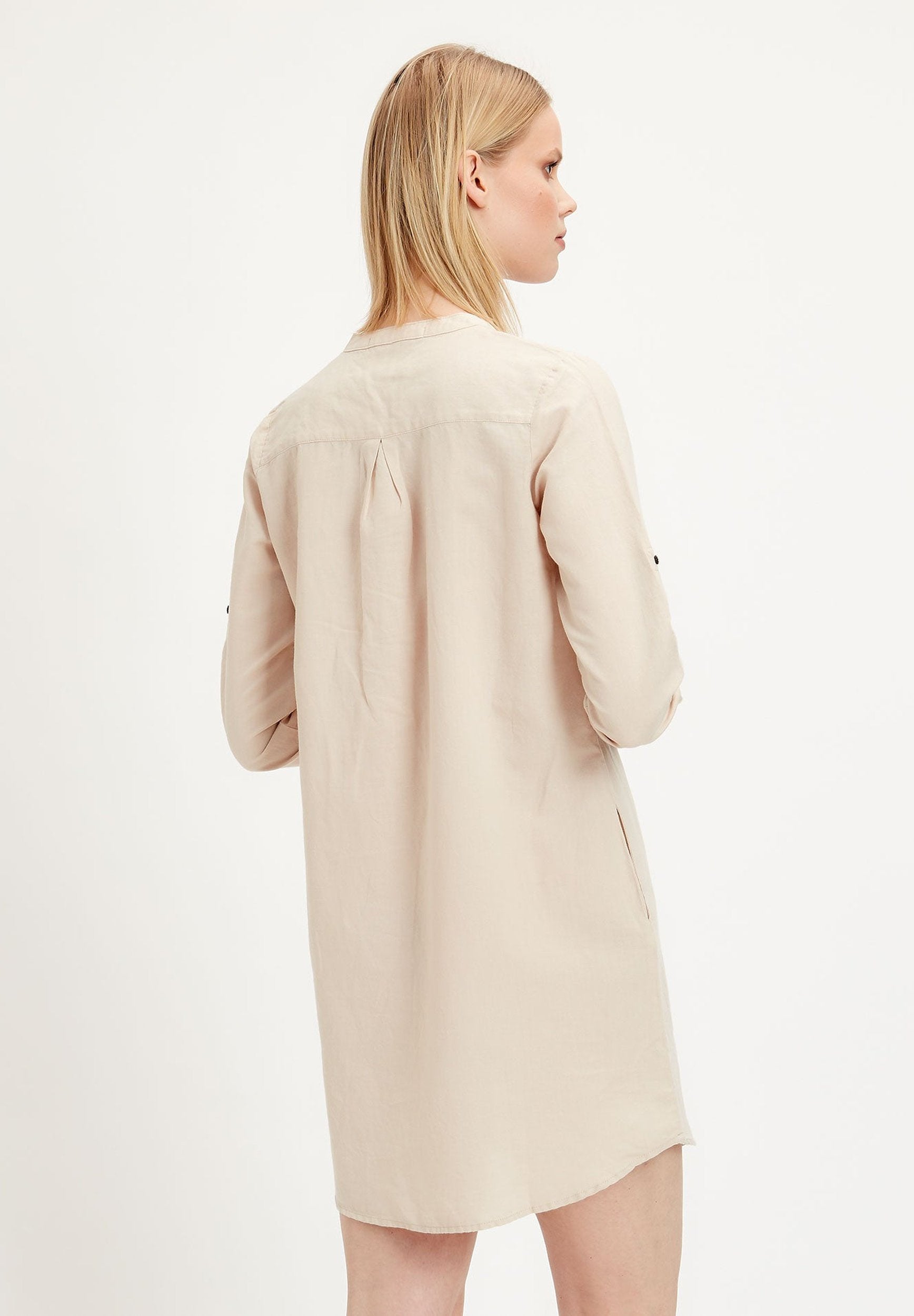 Langarm Kleid aus Leinen-Mix mit Knopfleiste