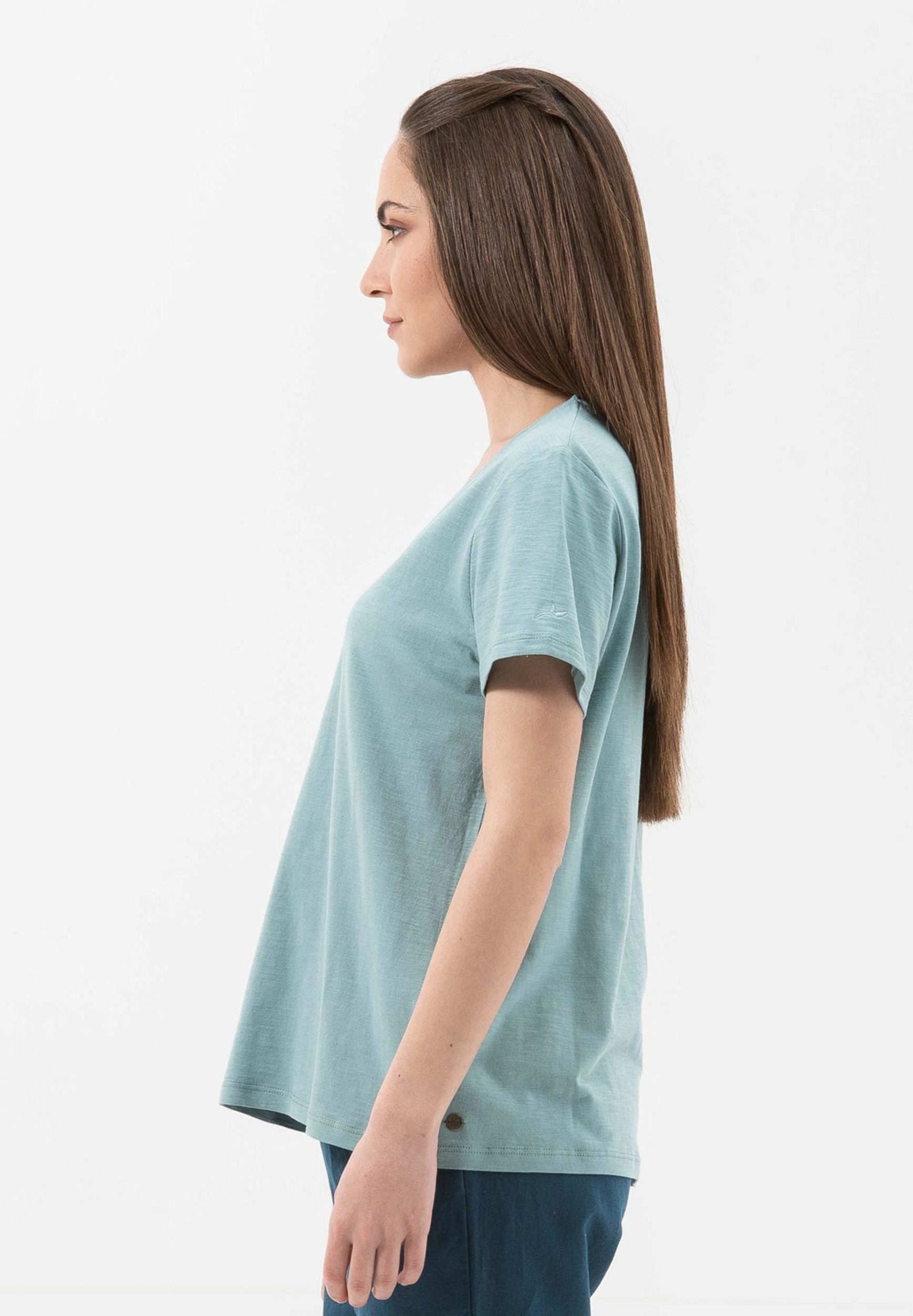 Basic T-Shirt aus Bio-Baumwolle mit V-Ausschnitt