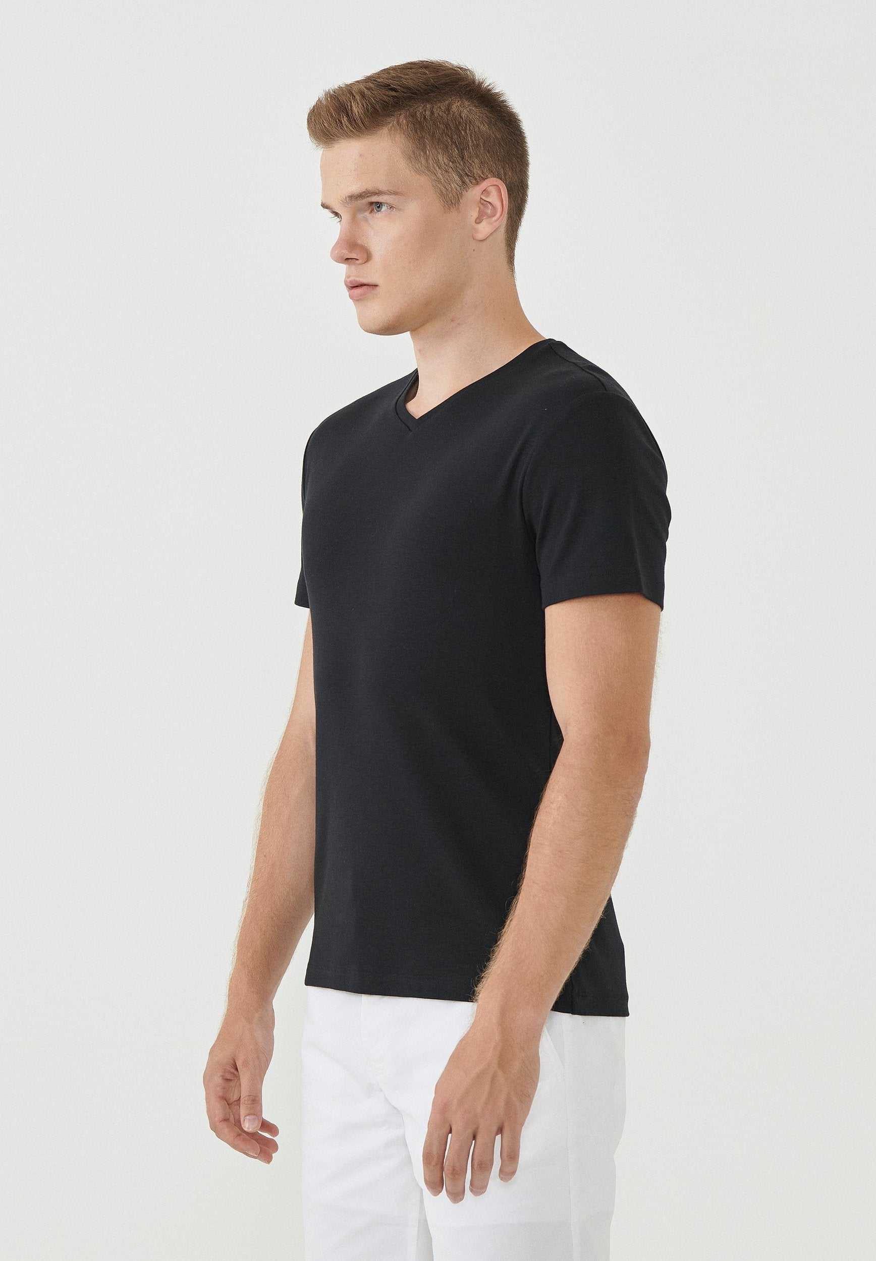 Geripptes T-Shirt aus Bio-Baumwolle mit V-Ausschnitt