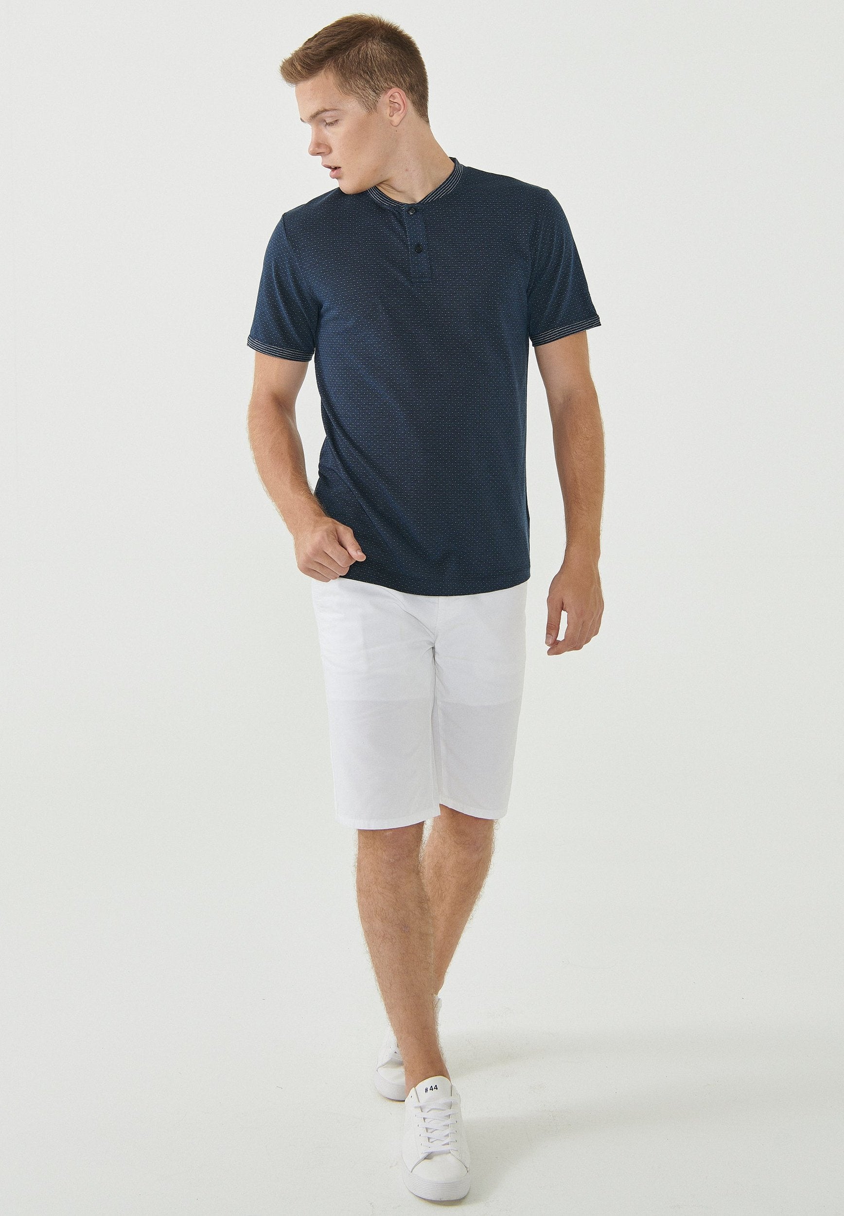 Henley-Shirt aus Bio-Baumwolle mit Punktmuster