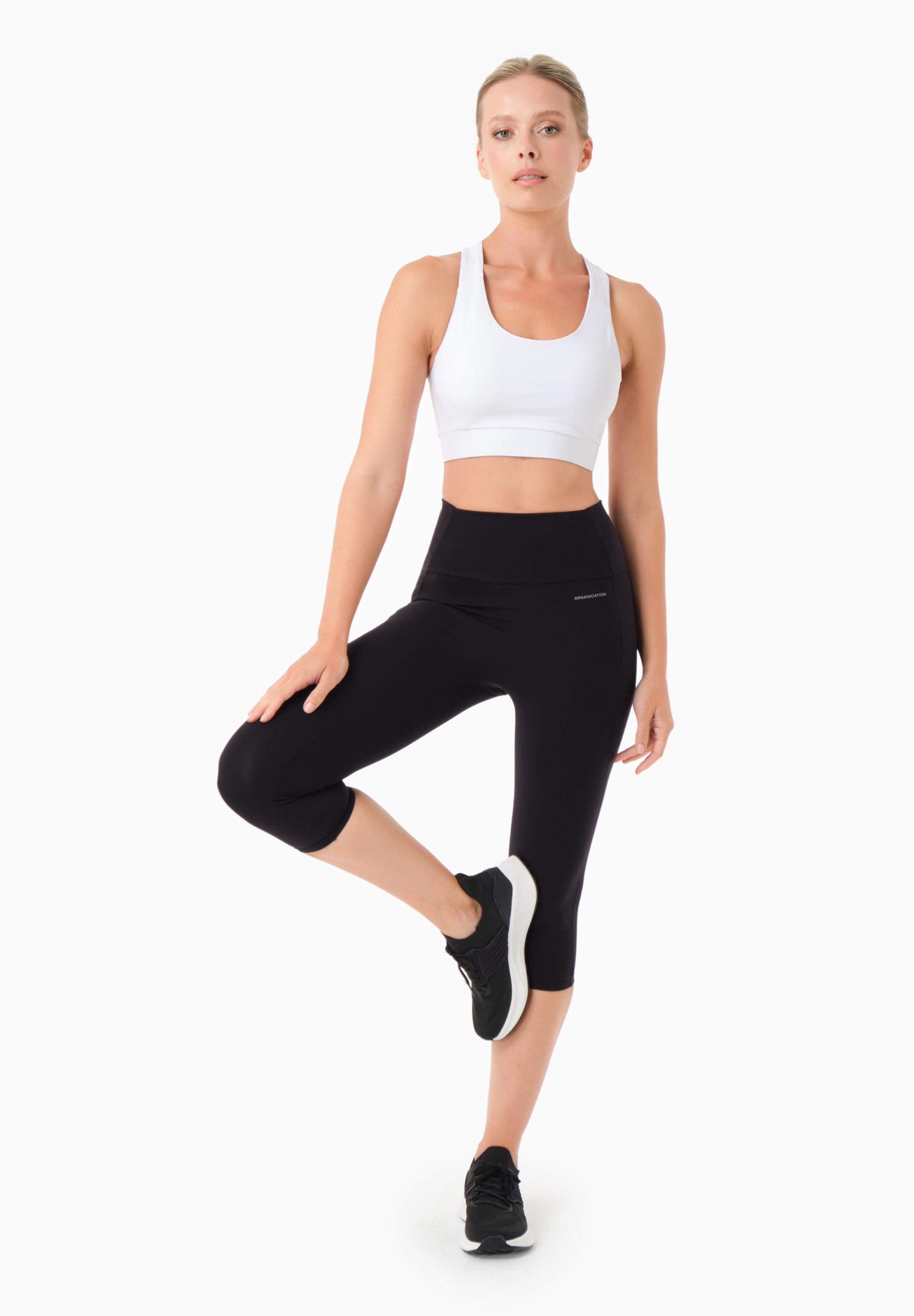 BEVINN | Cross-Strap Sport Bralette aus recyceltem Polyamid