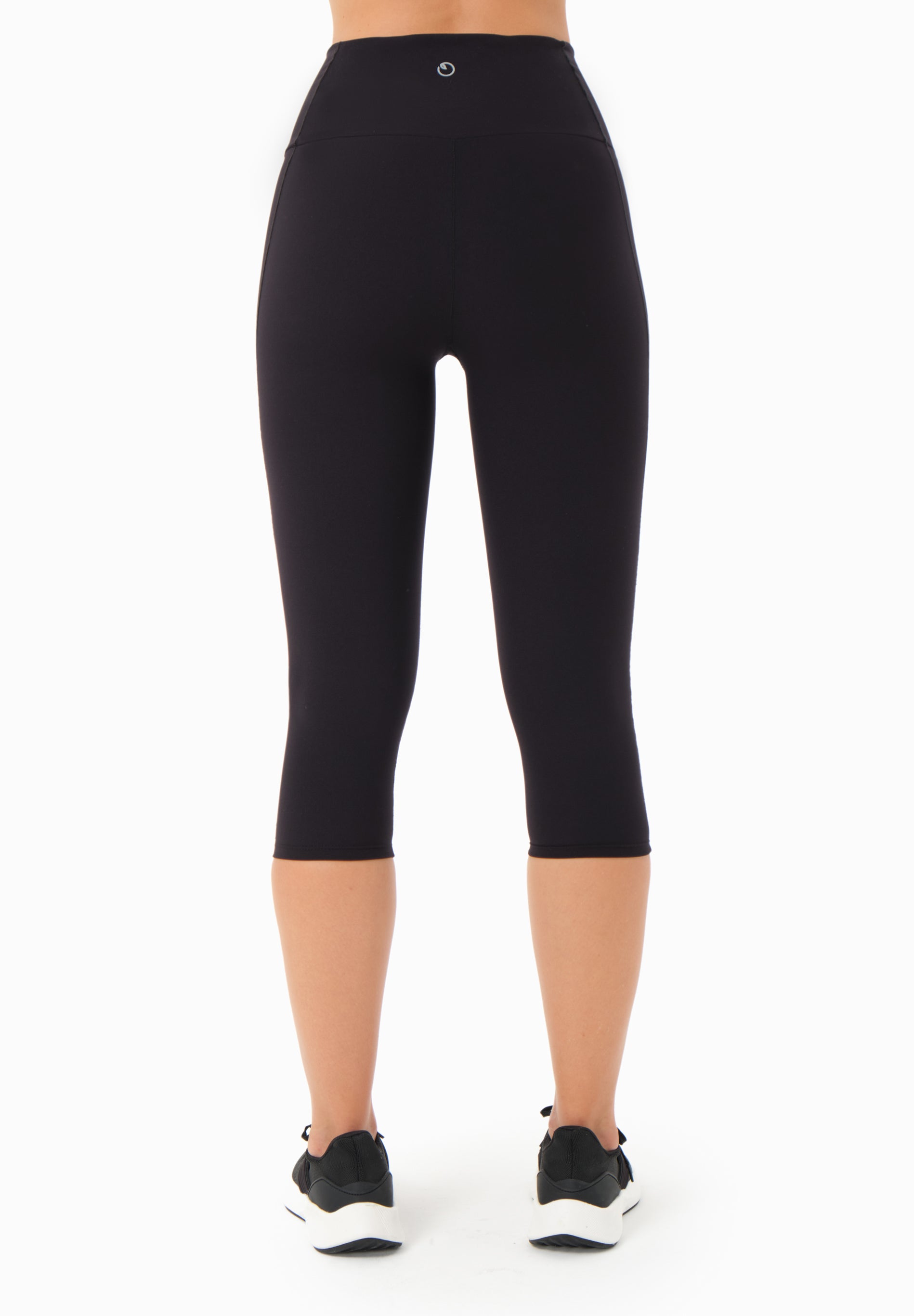 LAILLA | Capri-Leggings aus recyceltem Polyamid