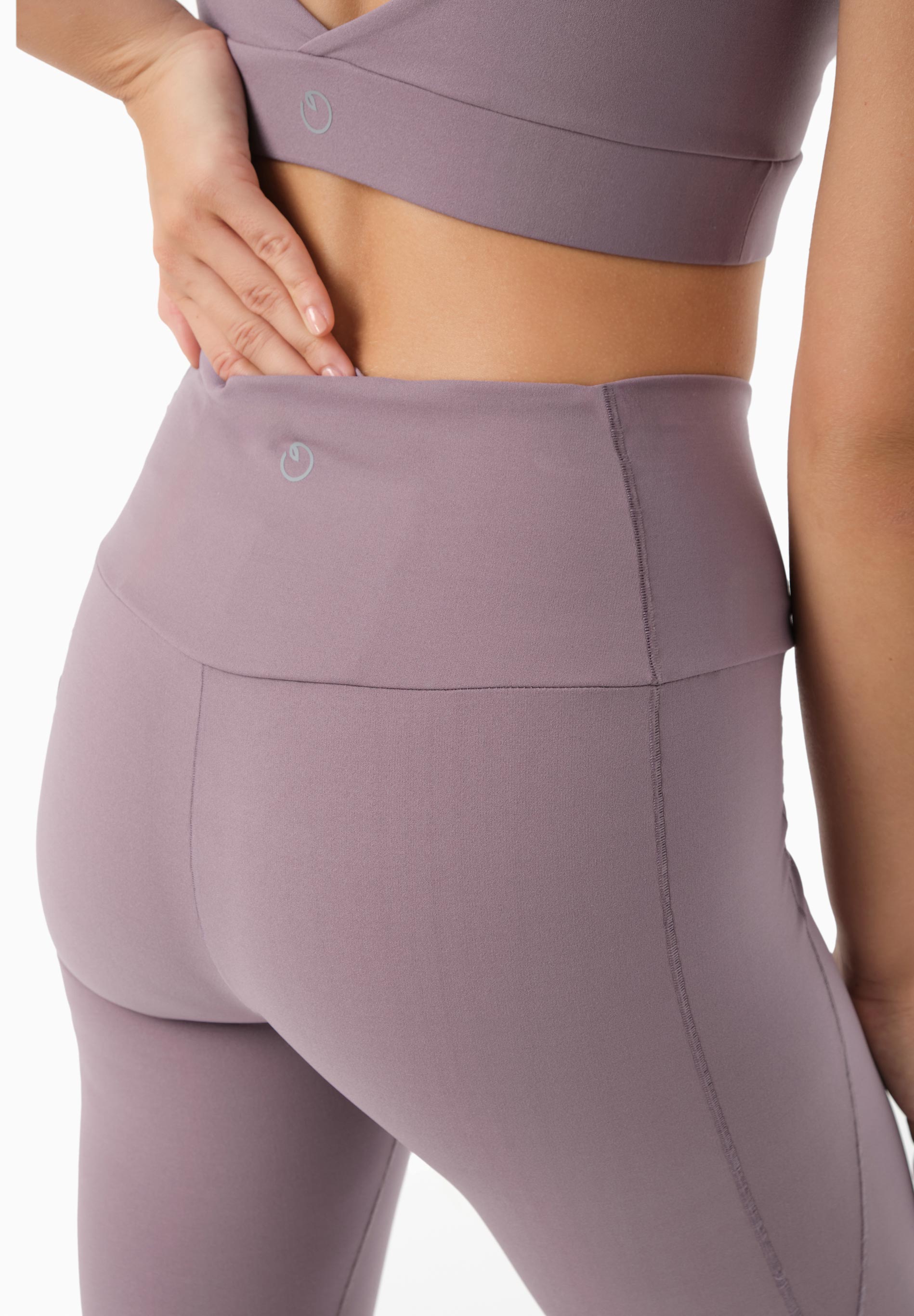 LAILLA | Capri-Leggings aus recyceltem Polyamid