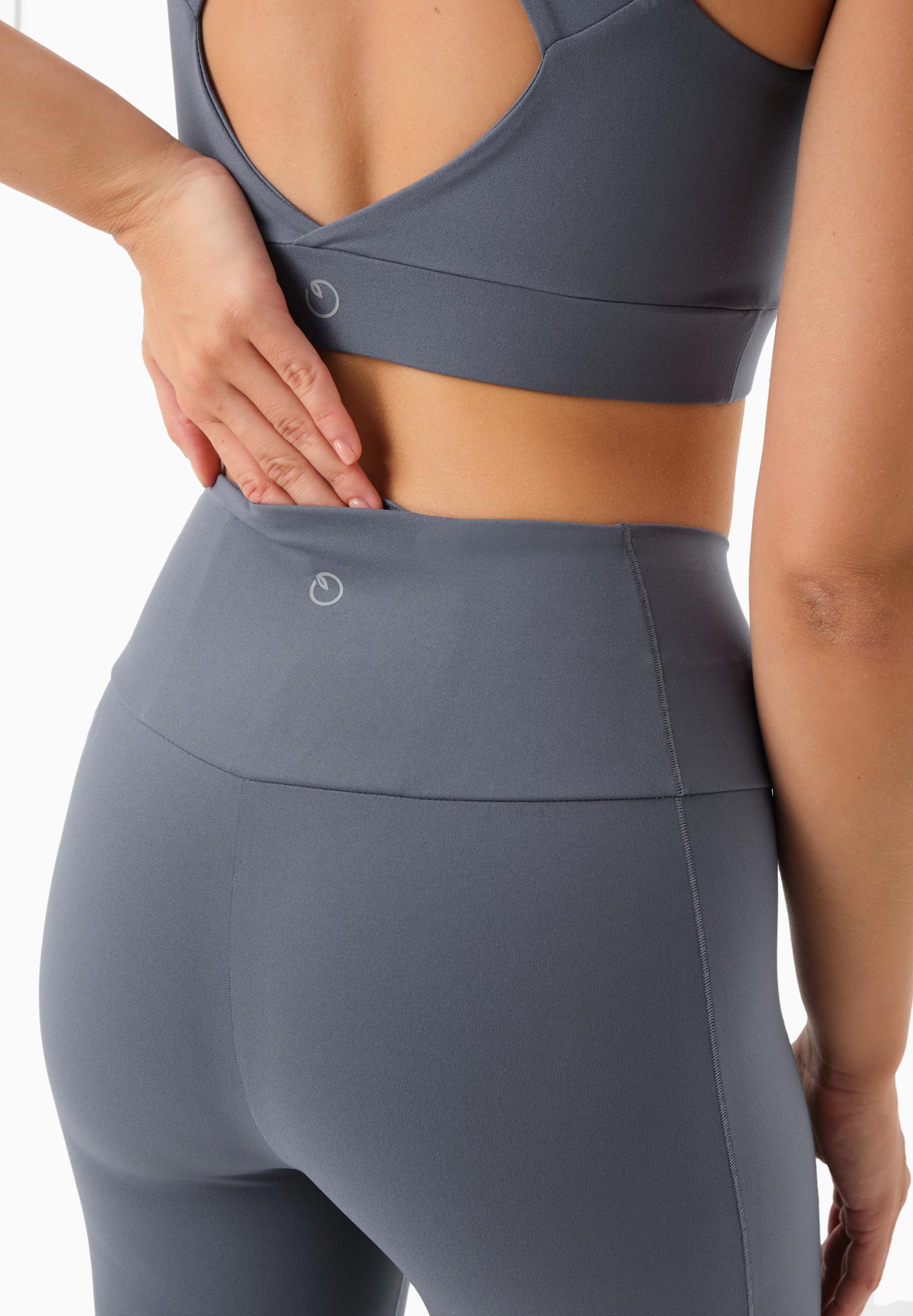 LAILLA | Capri-Leggings aus recyceltem Polyamid