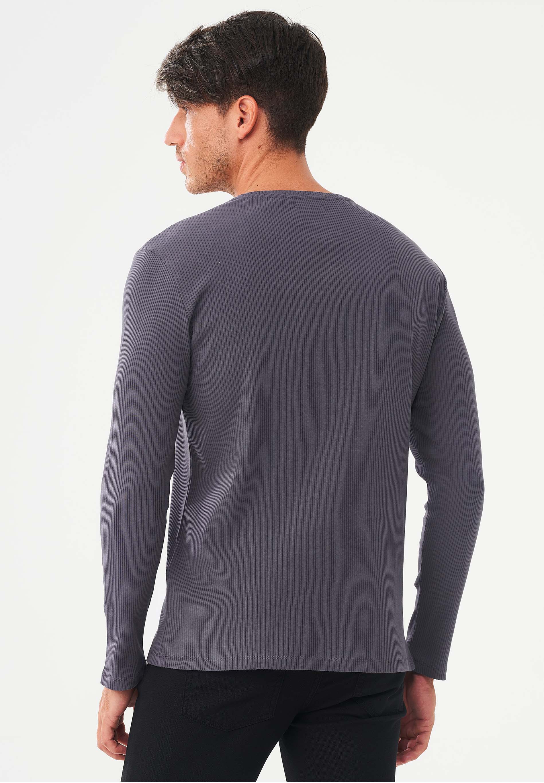 Geripptes Langarmshirt aus Bio-Baumwolle