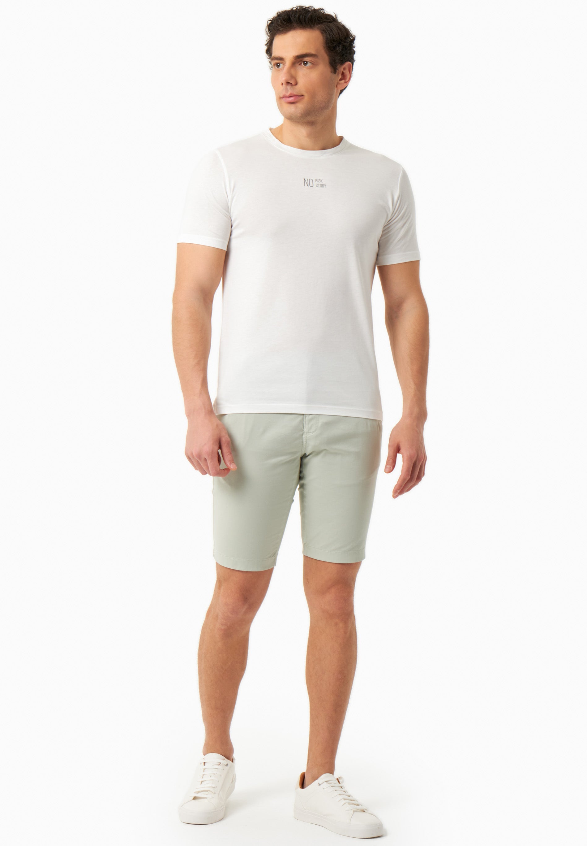Slim-Fit Chino-Shorts aus Bio-Baumwolle