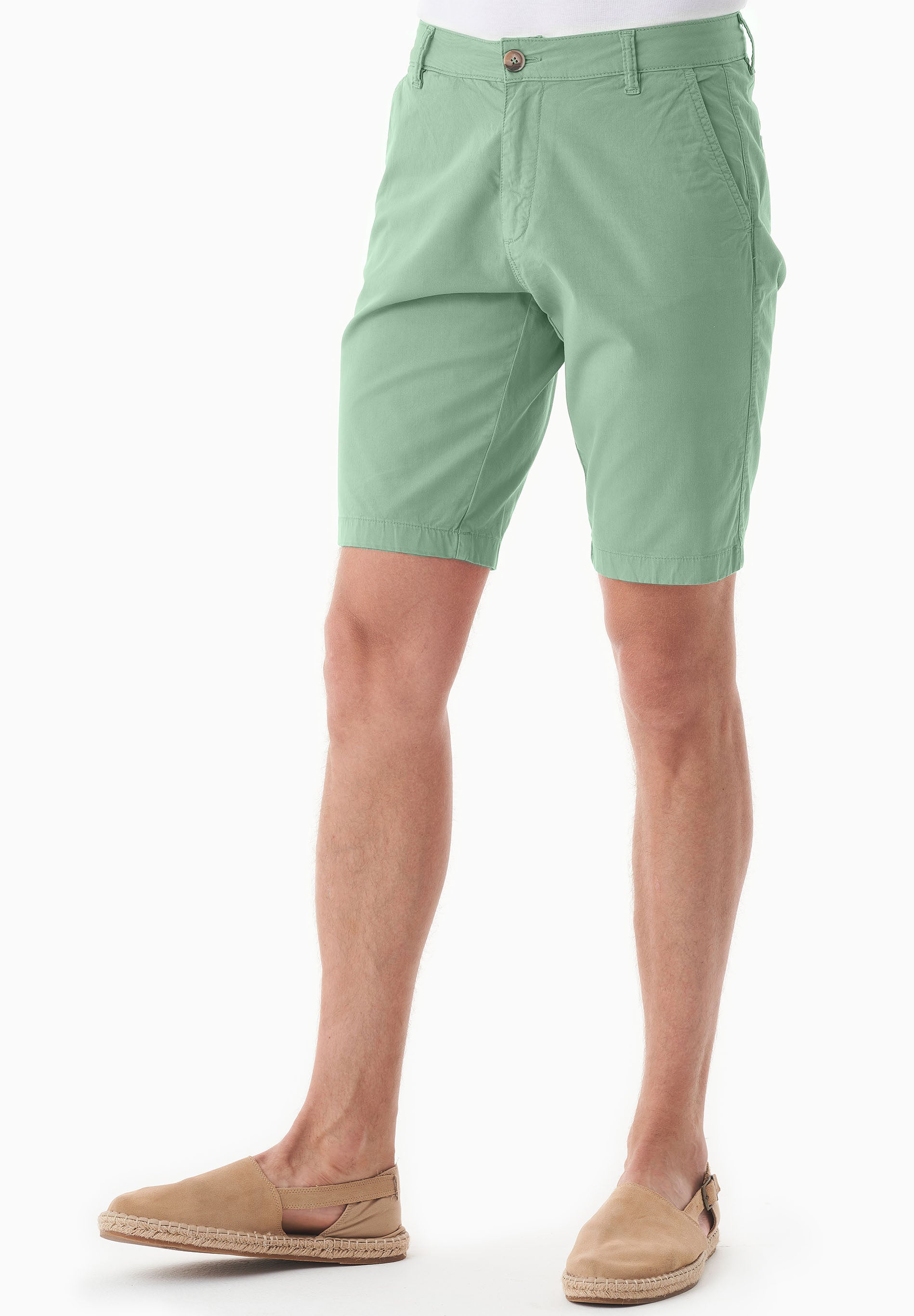 Slim-Fit Shorts aus Bio-Baumwolle
