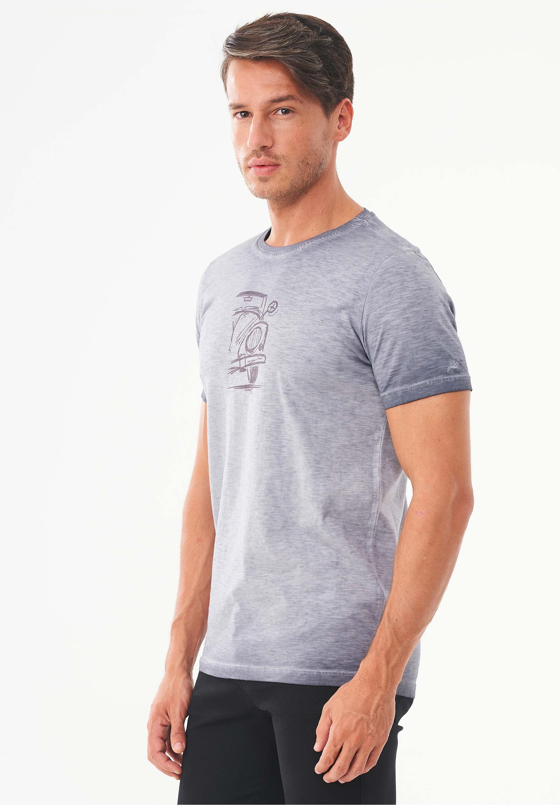 Garment Dyed T-Shirt aus Bio-Baumwolle mit Auto-Print