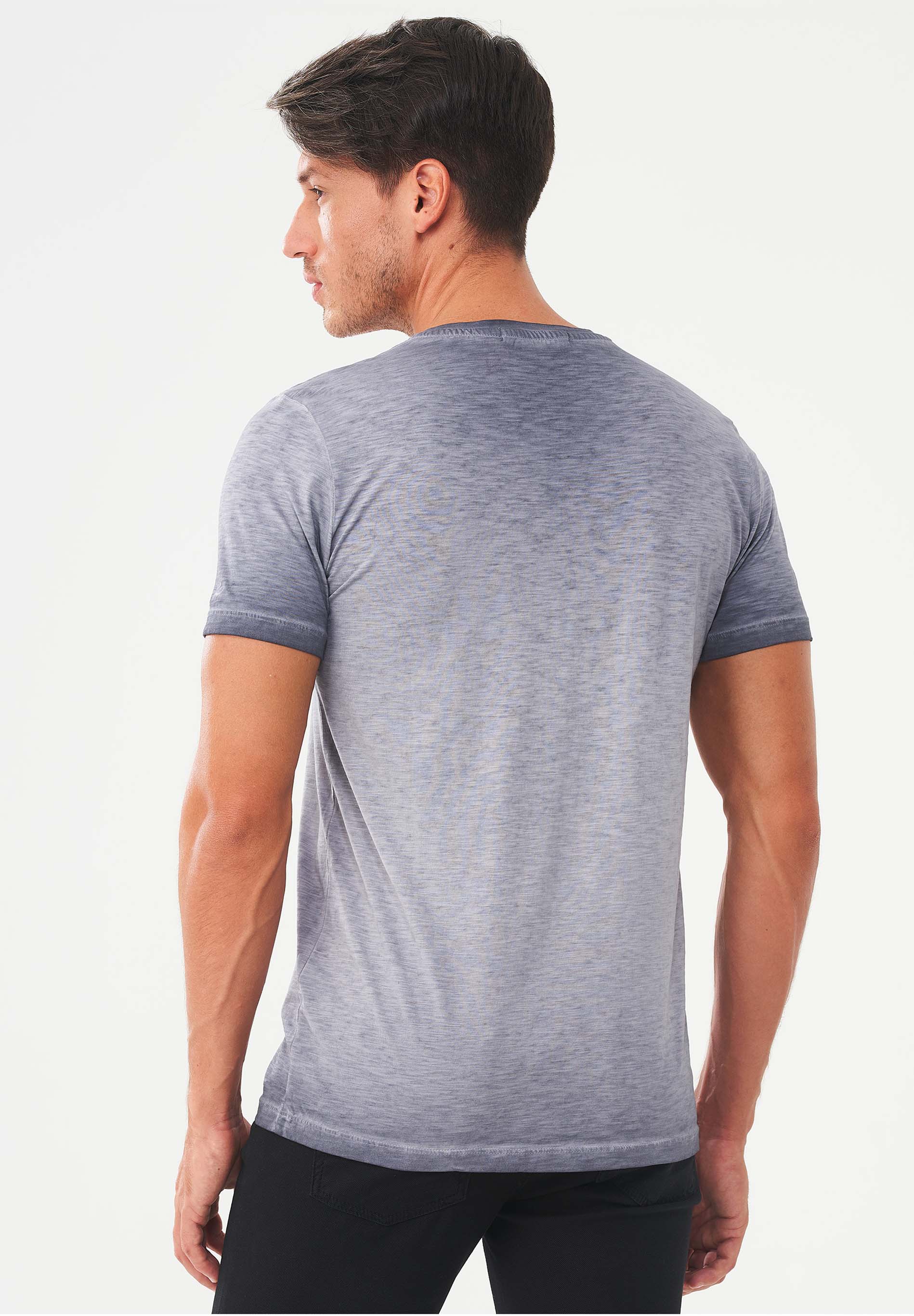 Garment Dyed T-Shirt aus Bio-Baumwolle mit Auto-Print