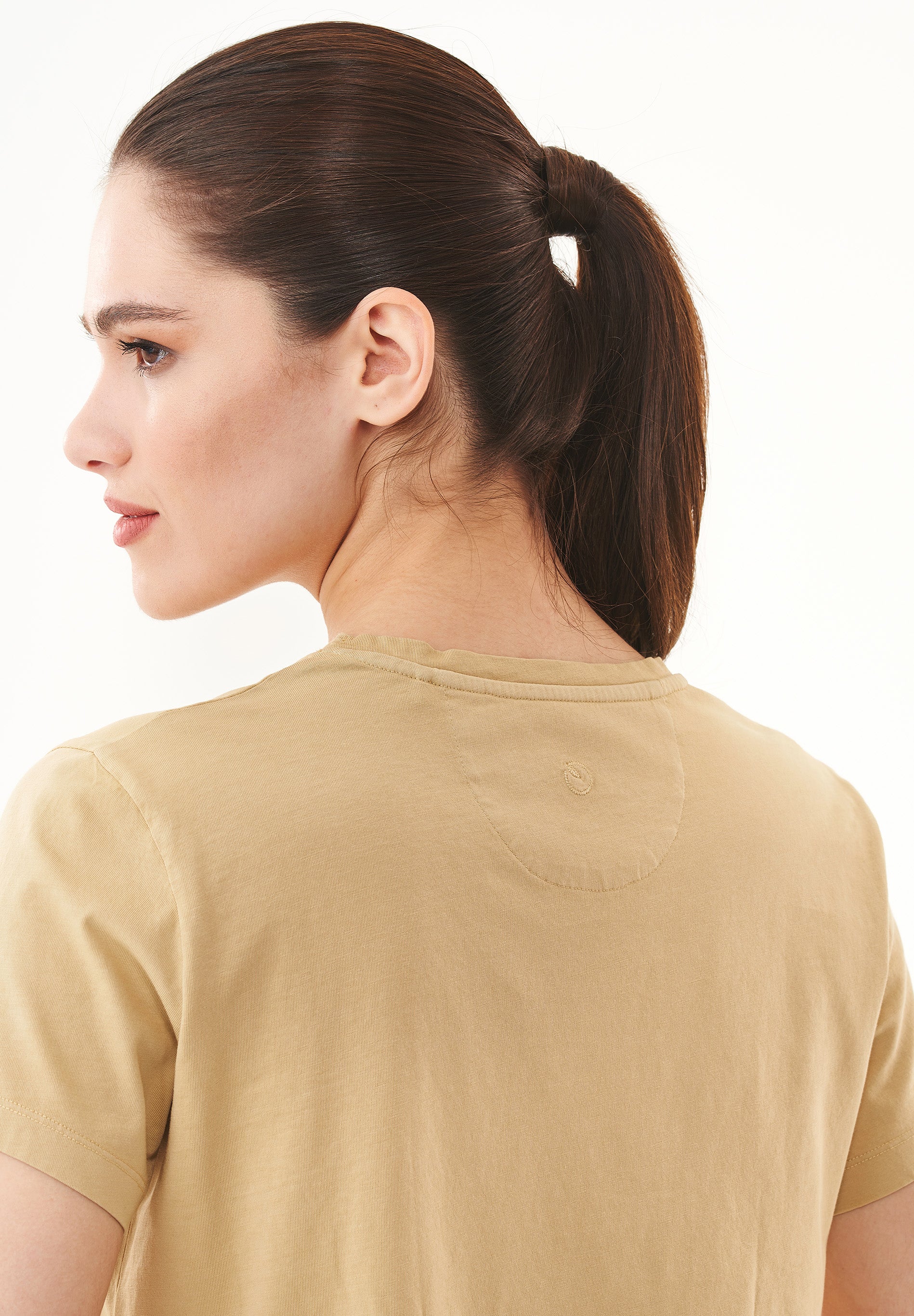 Natural Dye T-Shirt aus Bio-Baumwolle