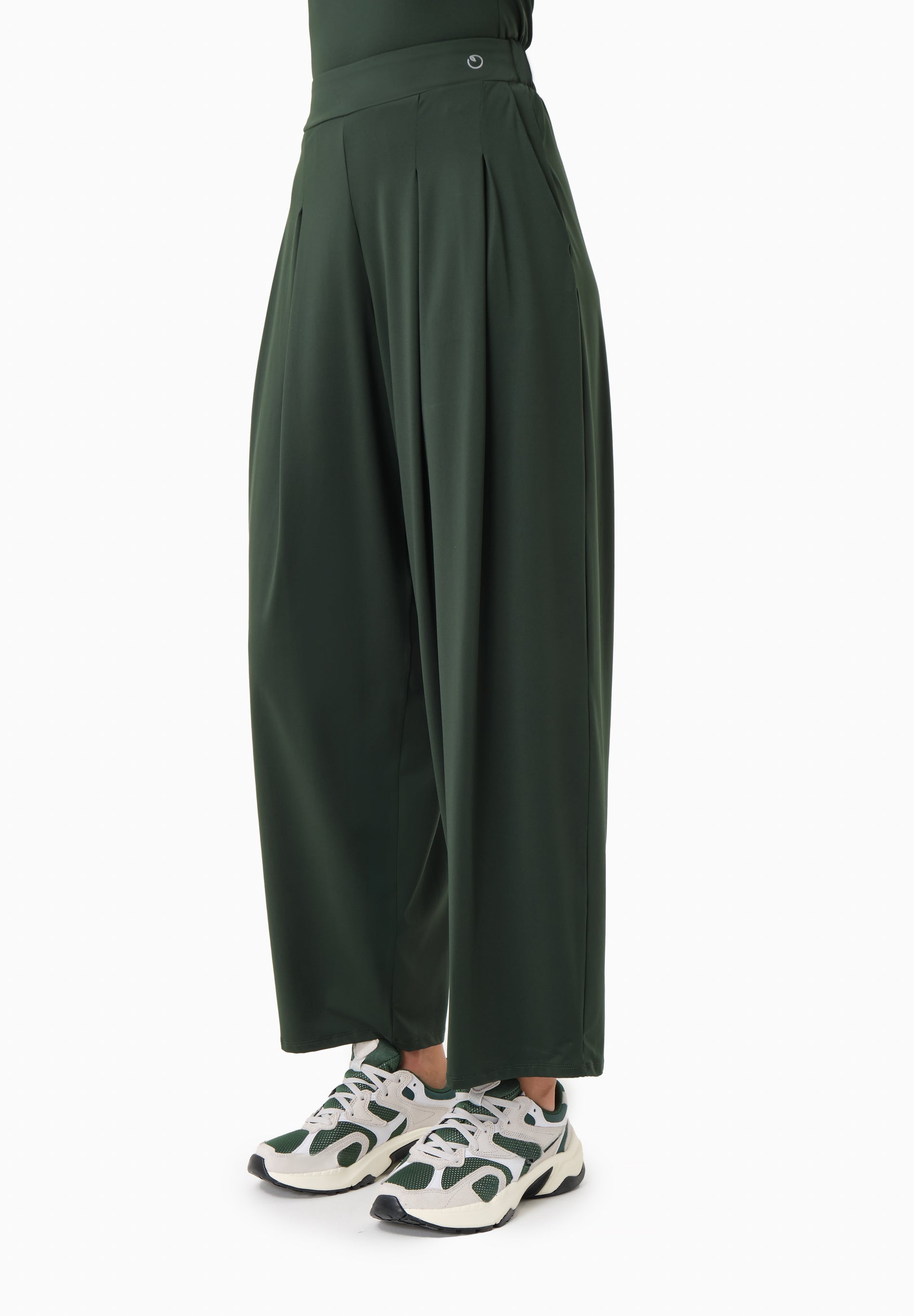 PEENY | Weit geschnittene Hose aus recyceltem Polyamid