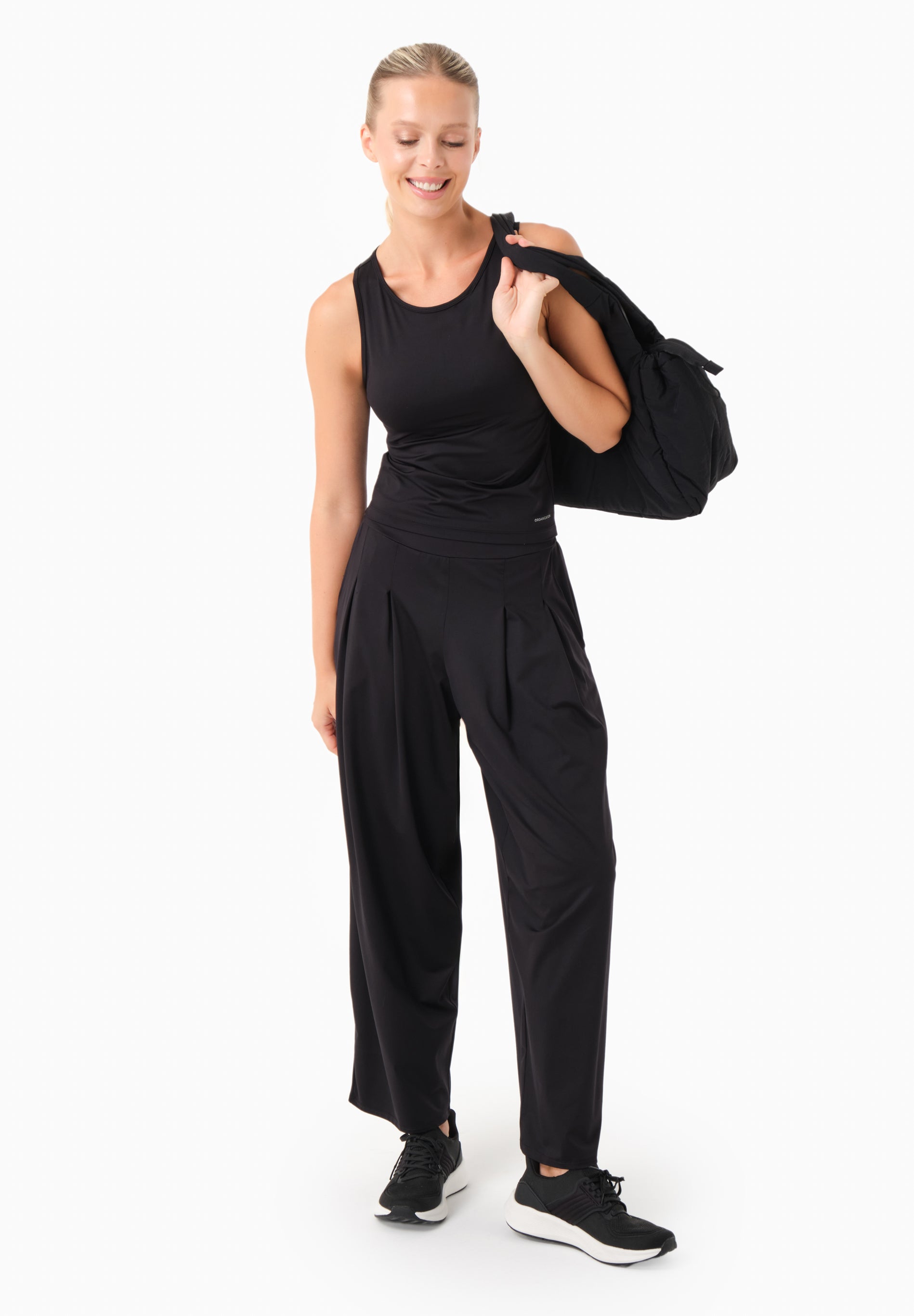 PEENY | Weit geschnittene Hose aus recyceltem Polyamid